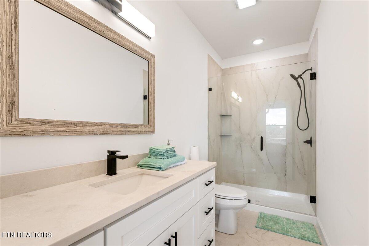 150 E Harbor View Lane, LaFollette