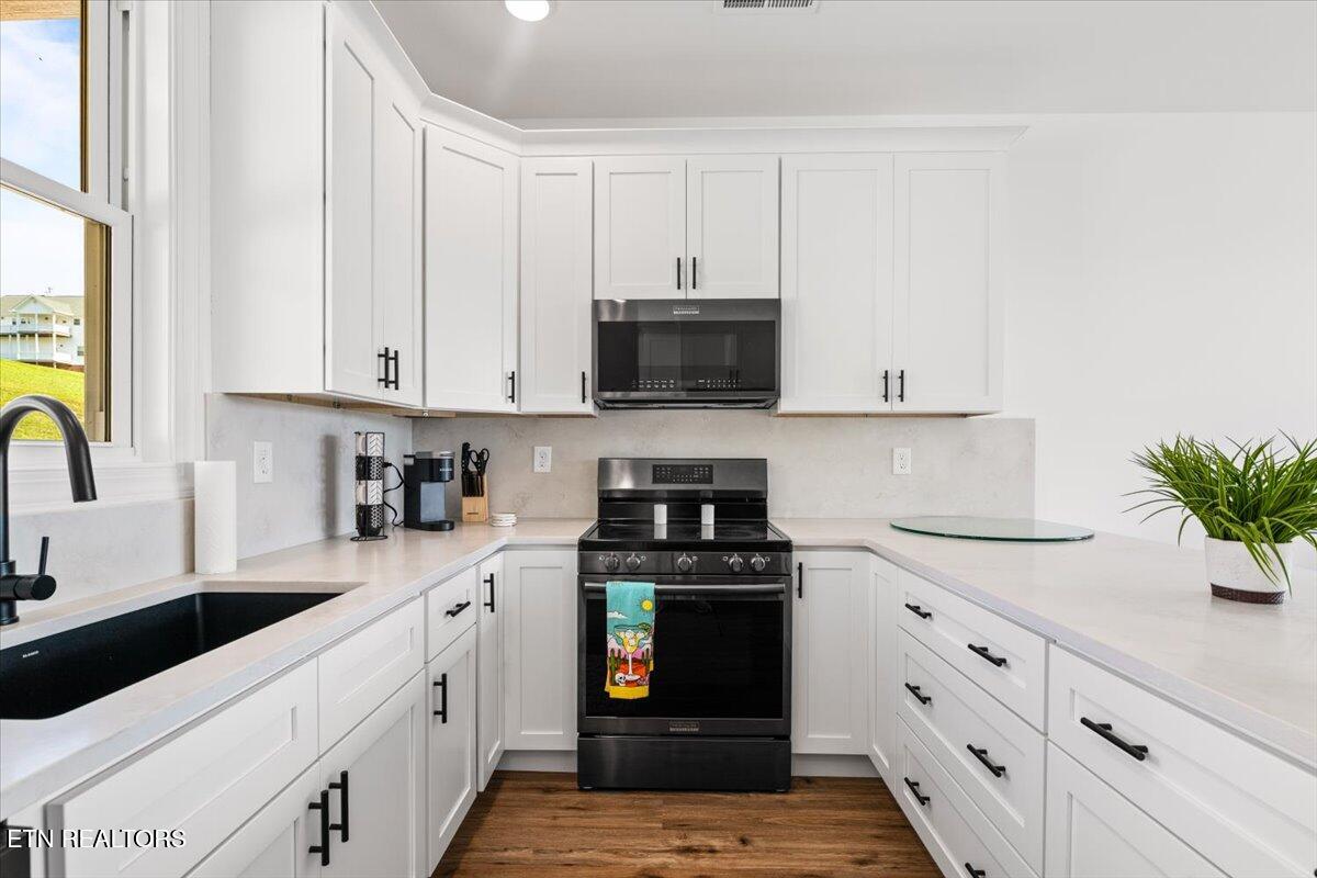 150 E Harbor View Lane, LaFollette