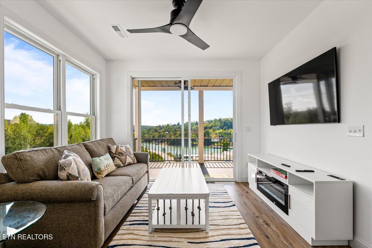 150 E Harbor View Lane, LaFollette