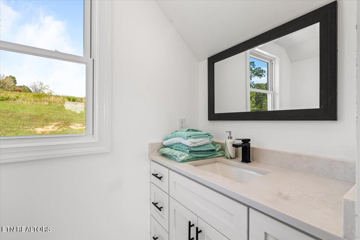 150 E Harbor View Lane, LaFollette