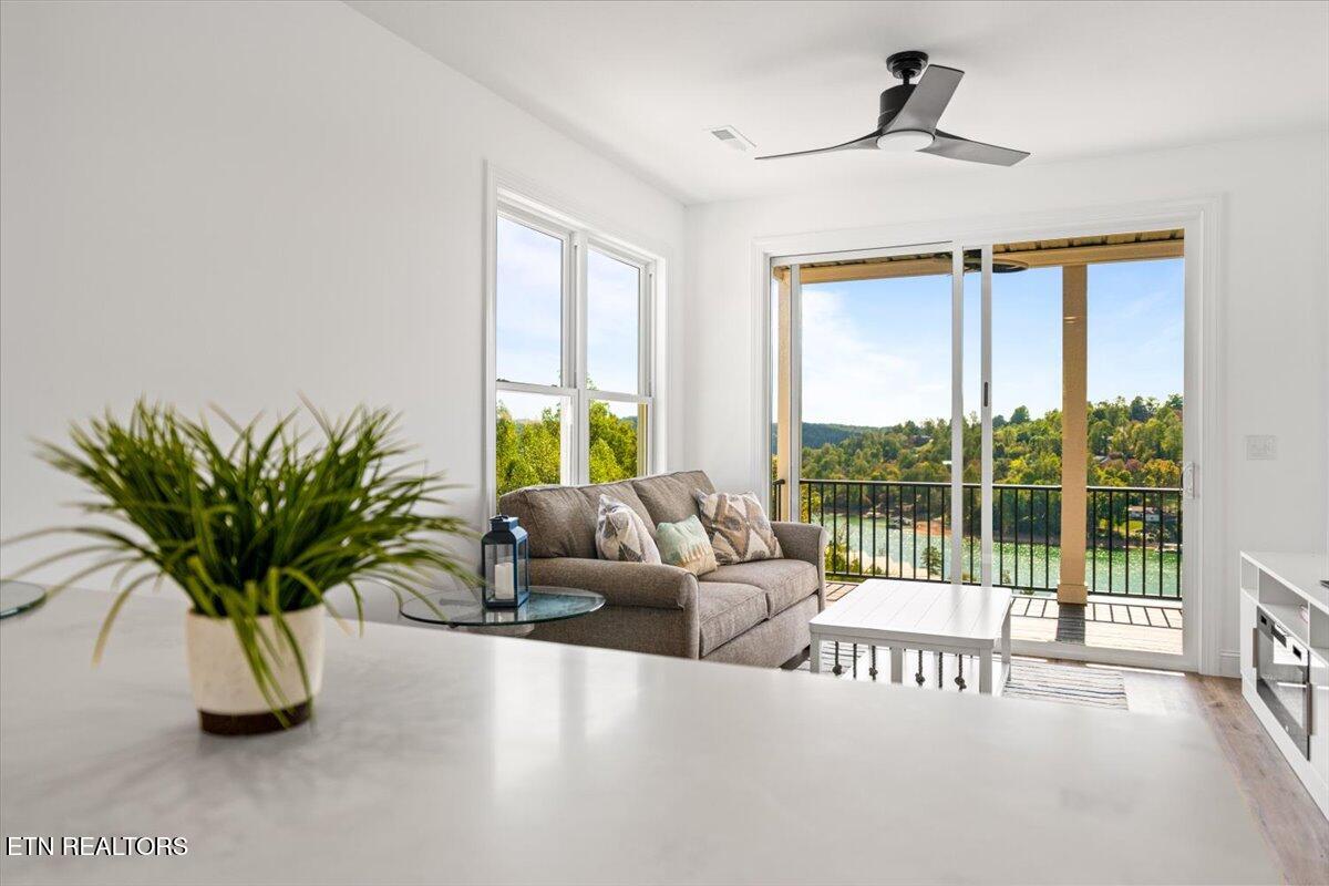 150 E Harbor View Lane, LaFollette