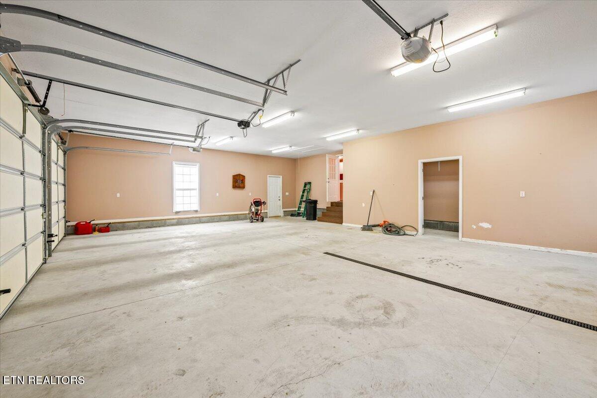 114 Myrtle Vinsant Lane, Jacksboro