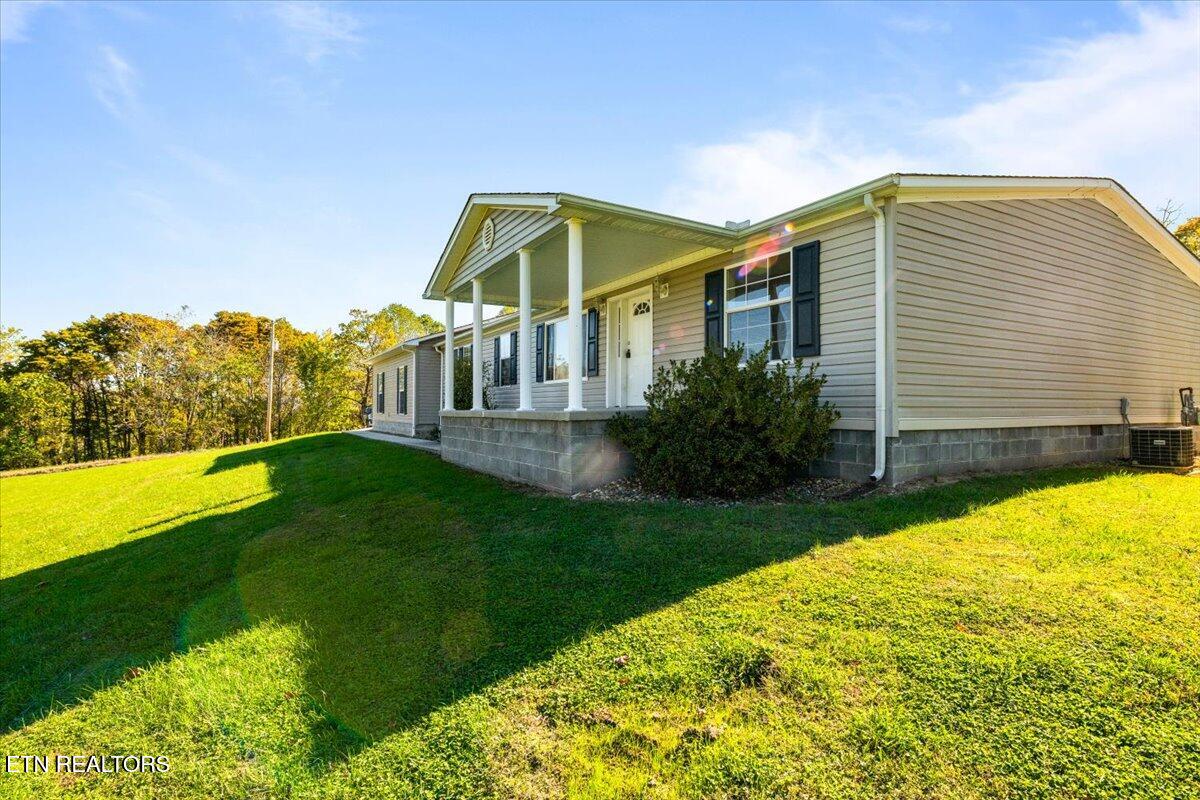 114 Myrtle Vinsant Lane, Jacksboro