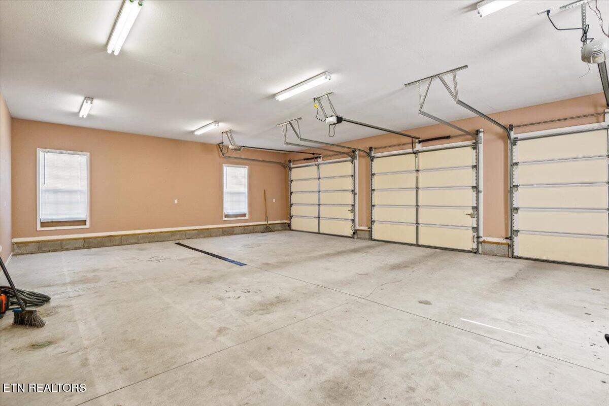 114 Myrtle Vinsant Lane, Jacksboro