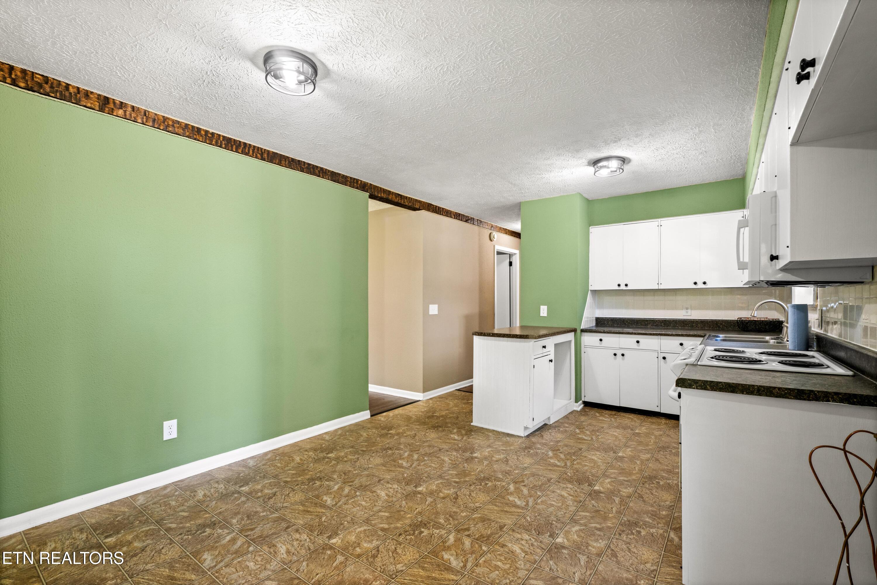 130 Pike Lane, Caryville