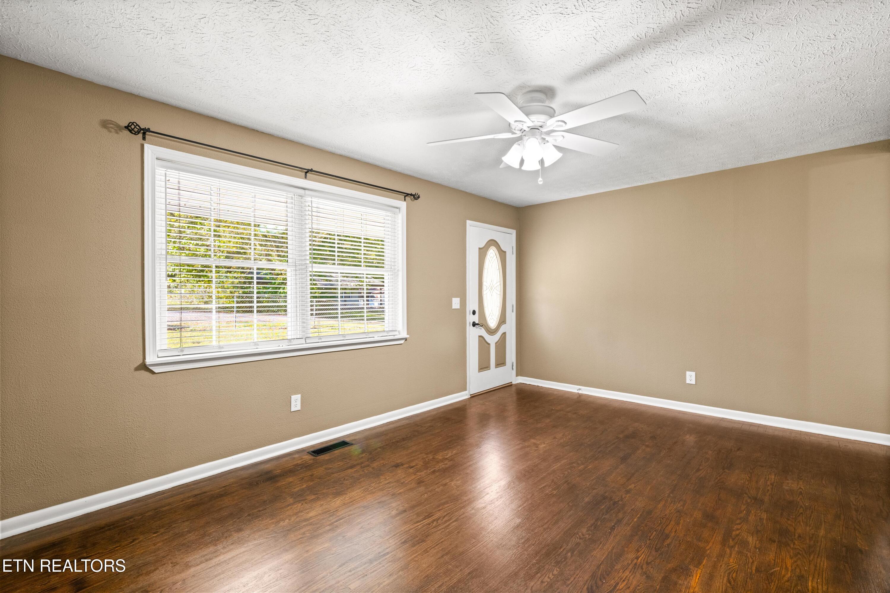 130 Pike Lane, Caryville