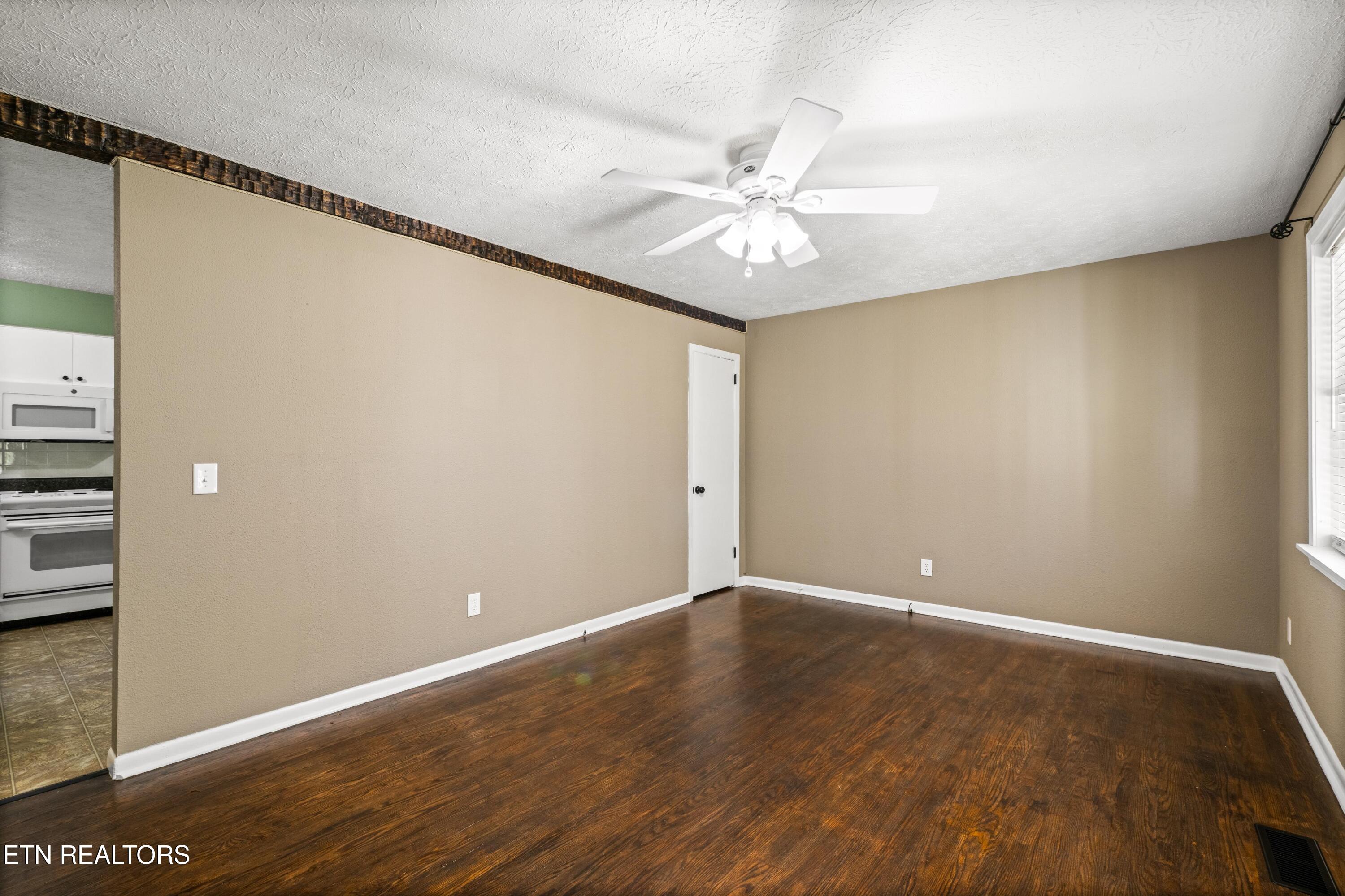 130 Pike Lane, Caryville