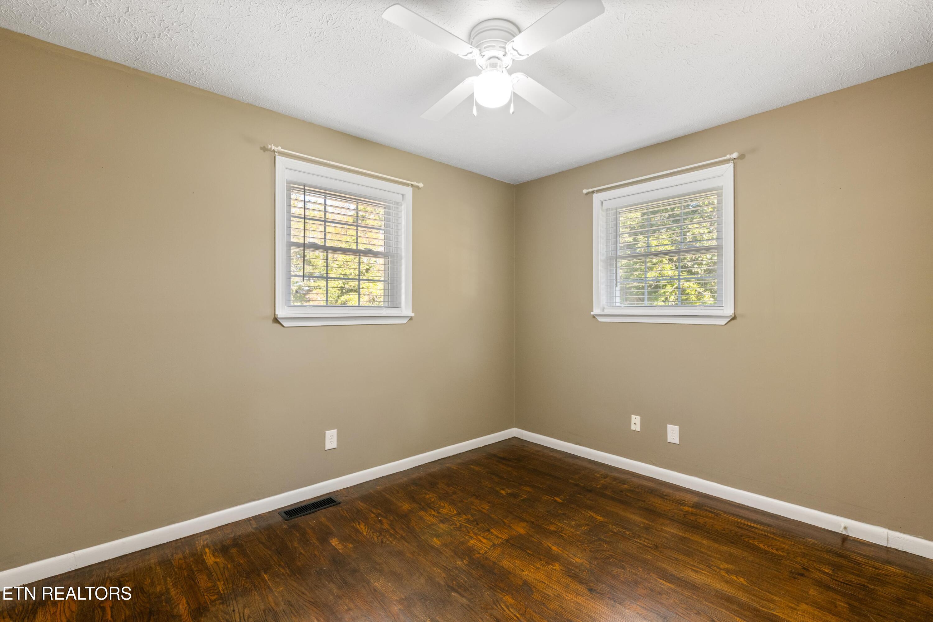 130 Pike Lane, Caryville