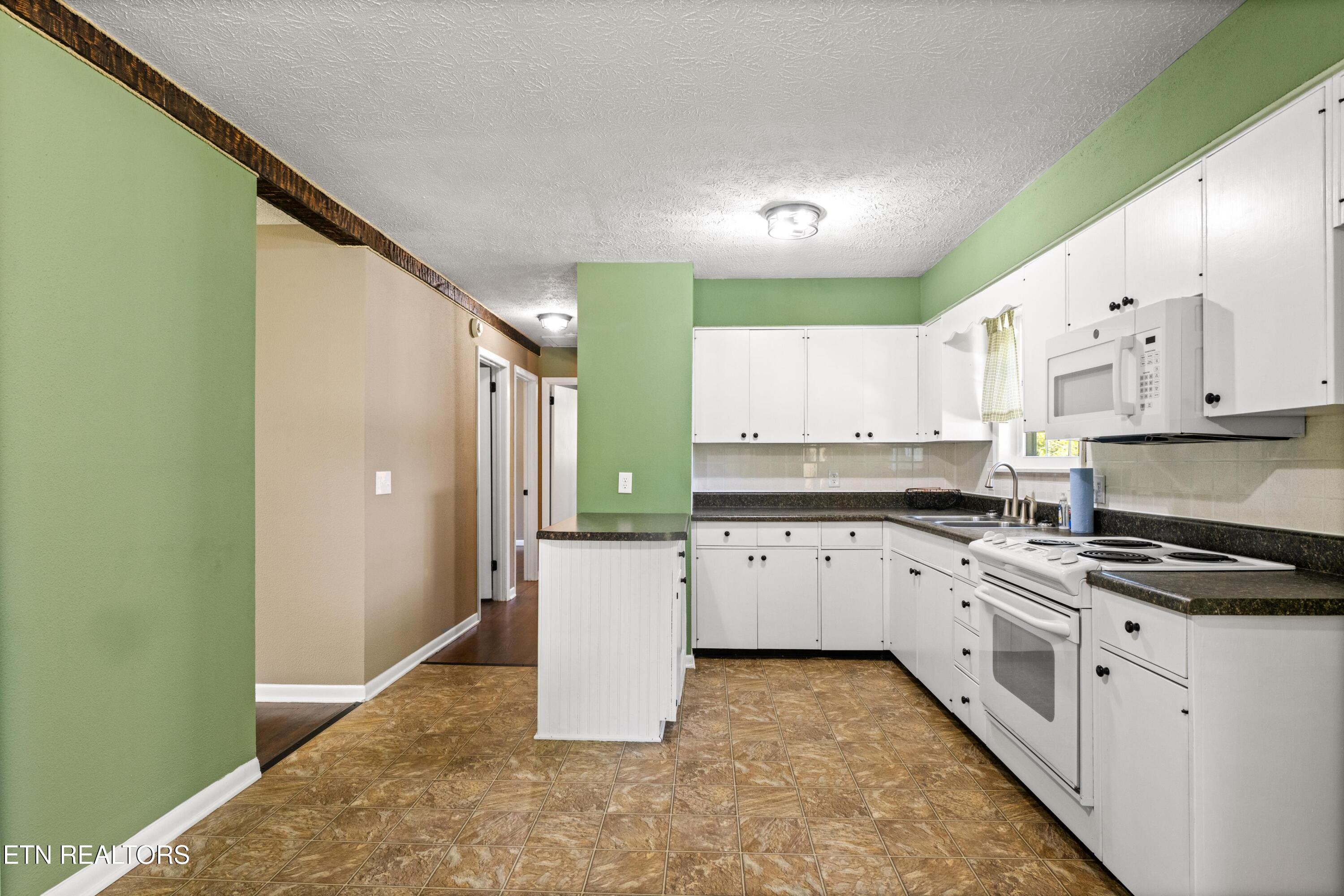 130 Pike Lane, Caryville