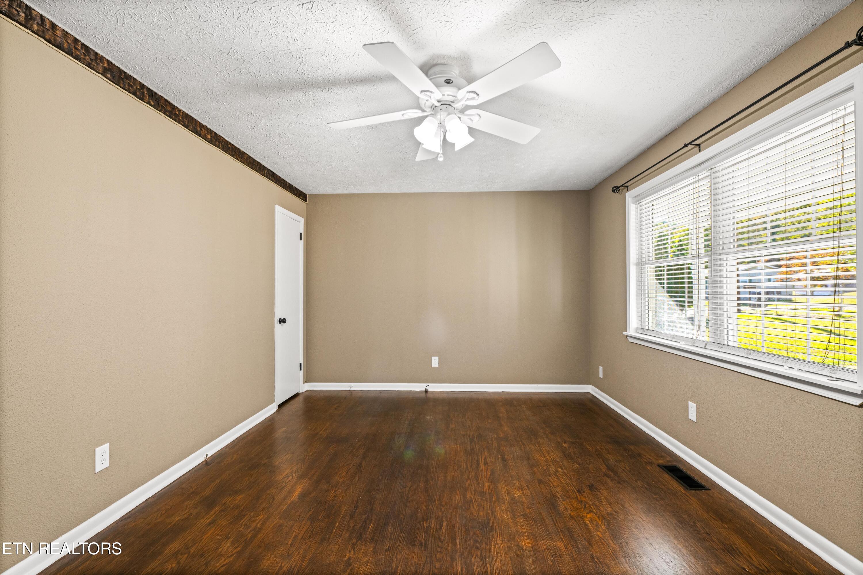 130 Pike Lane, Caryville