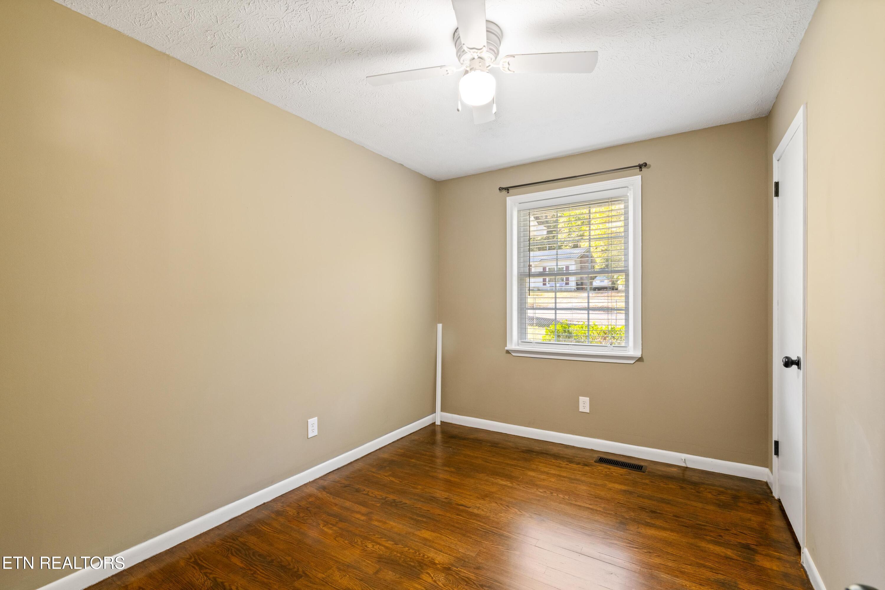 130 Pike Lane, Caryville