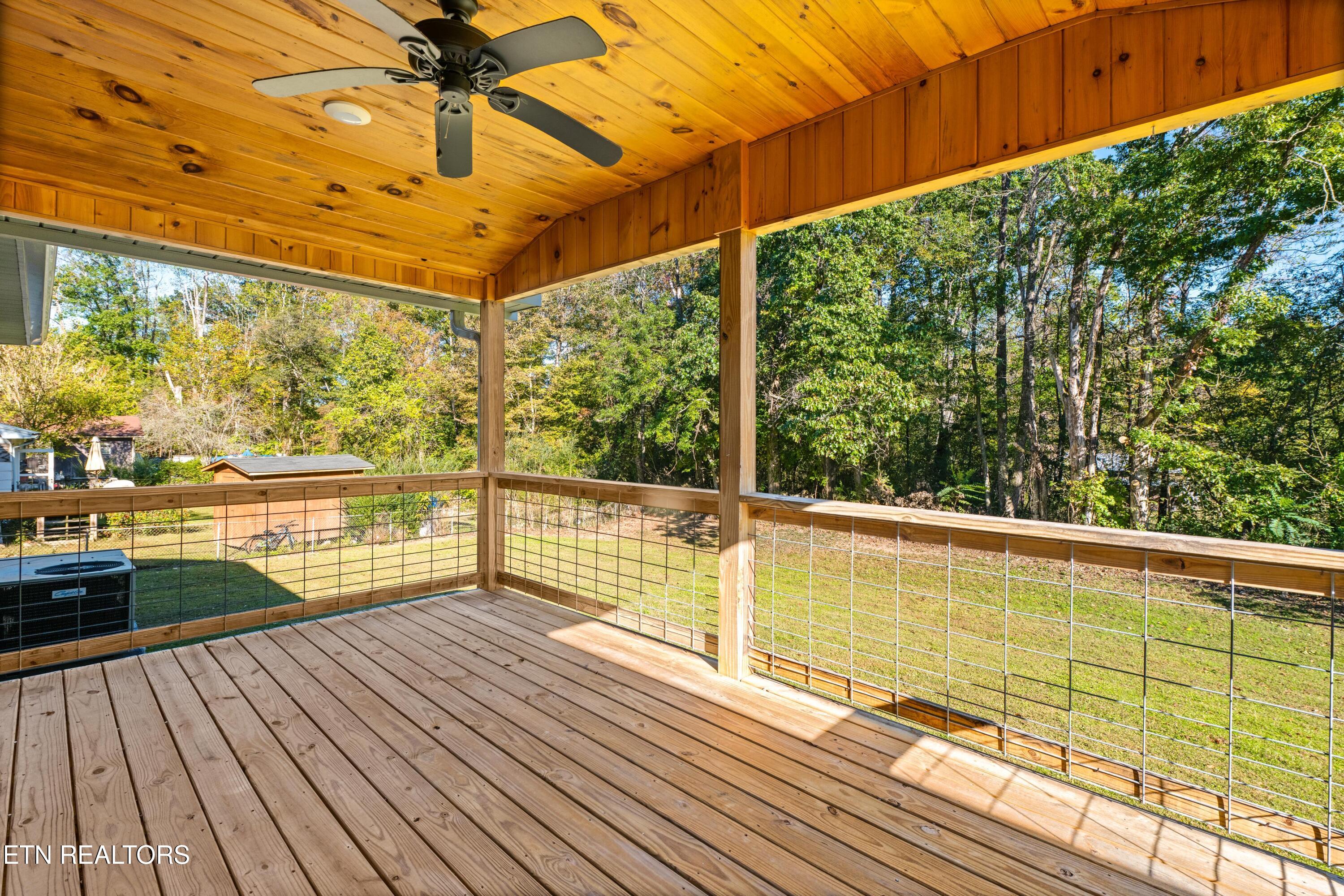 130 Pike Lane, Caryville