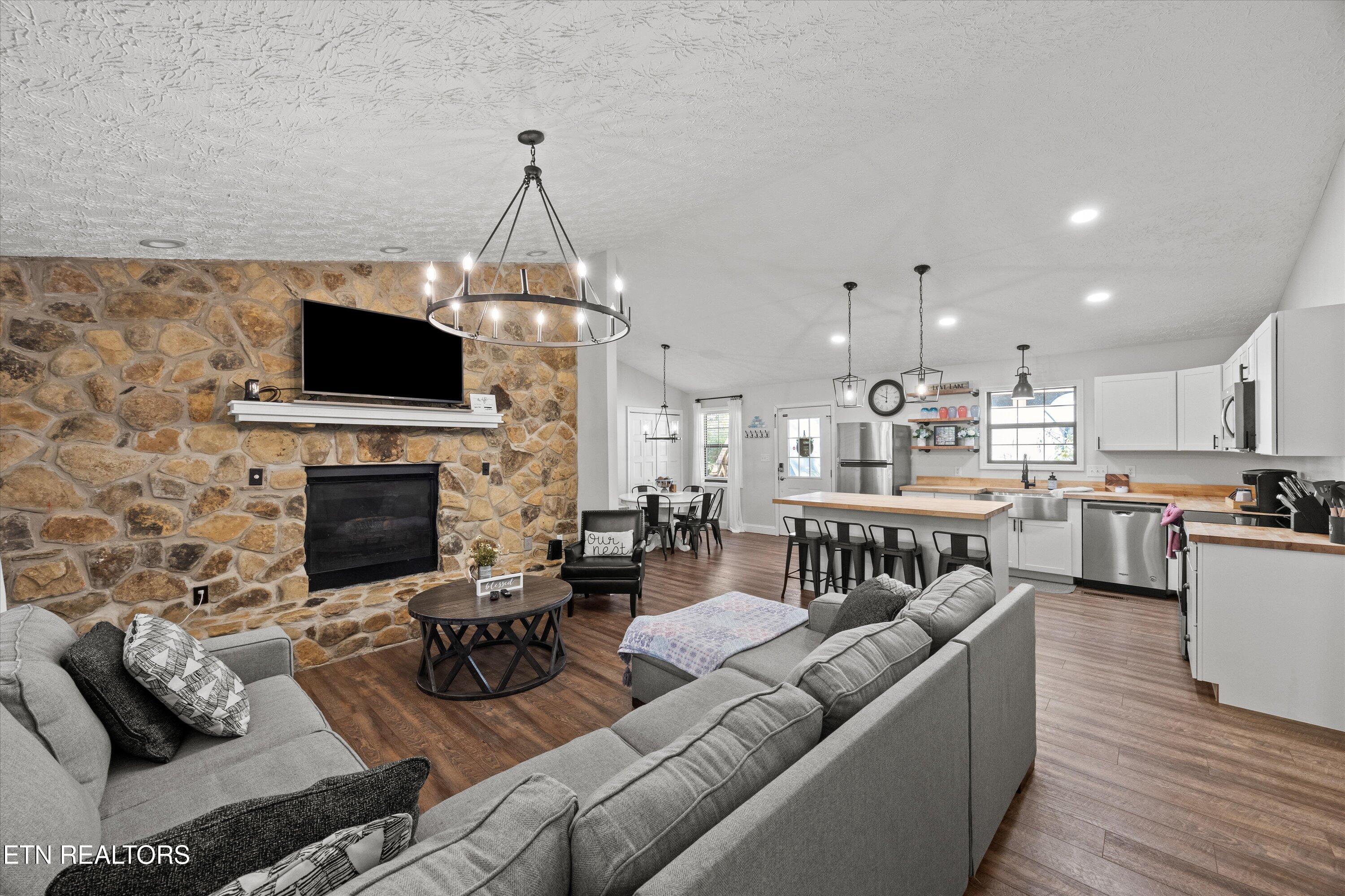 1305 Cove Pointe Rd, LaFollette