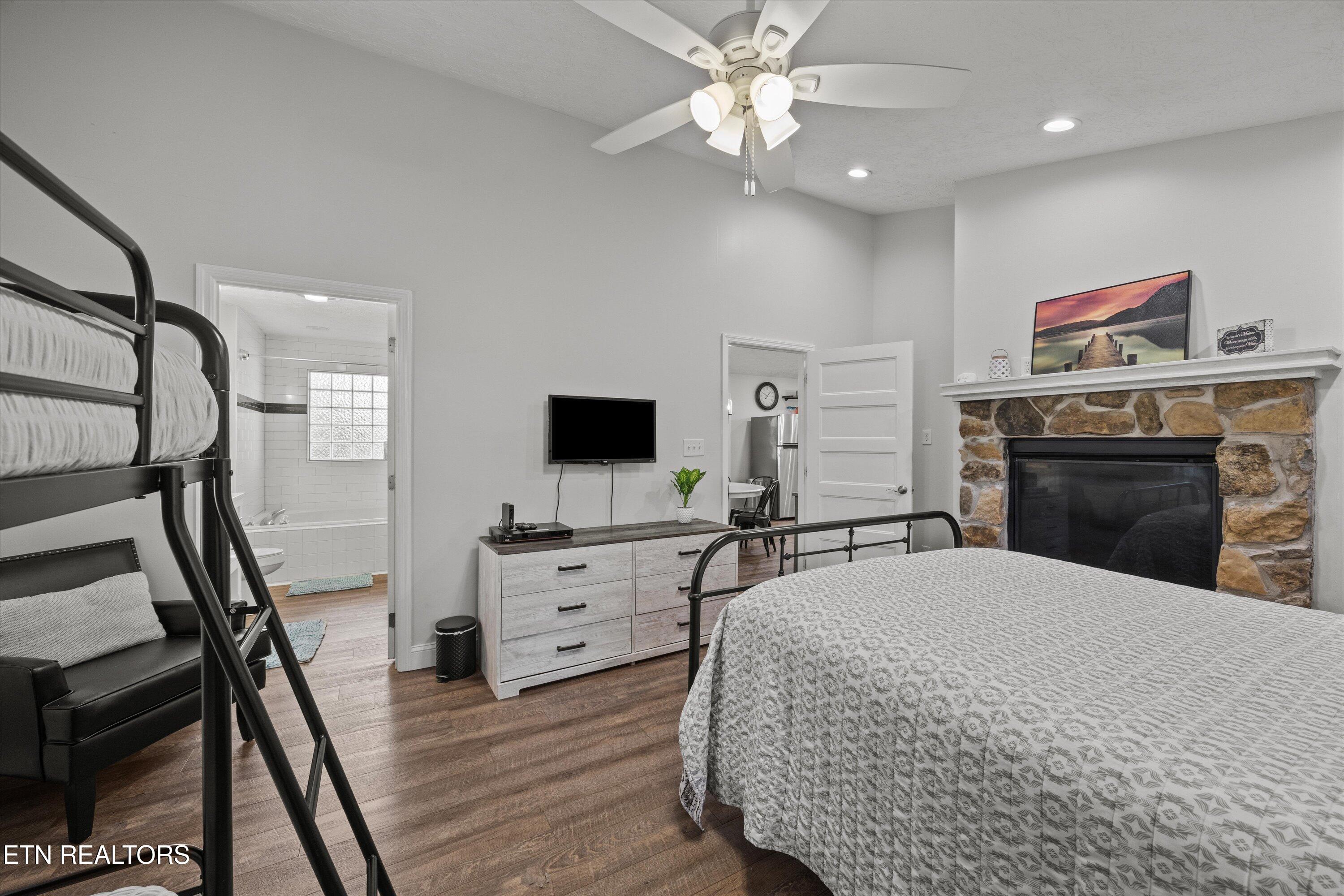 1305 Cove Pointe Rd, LaFollette