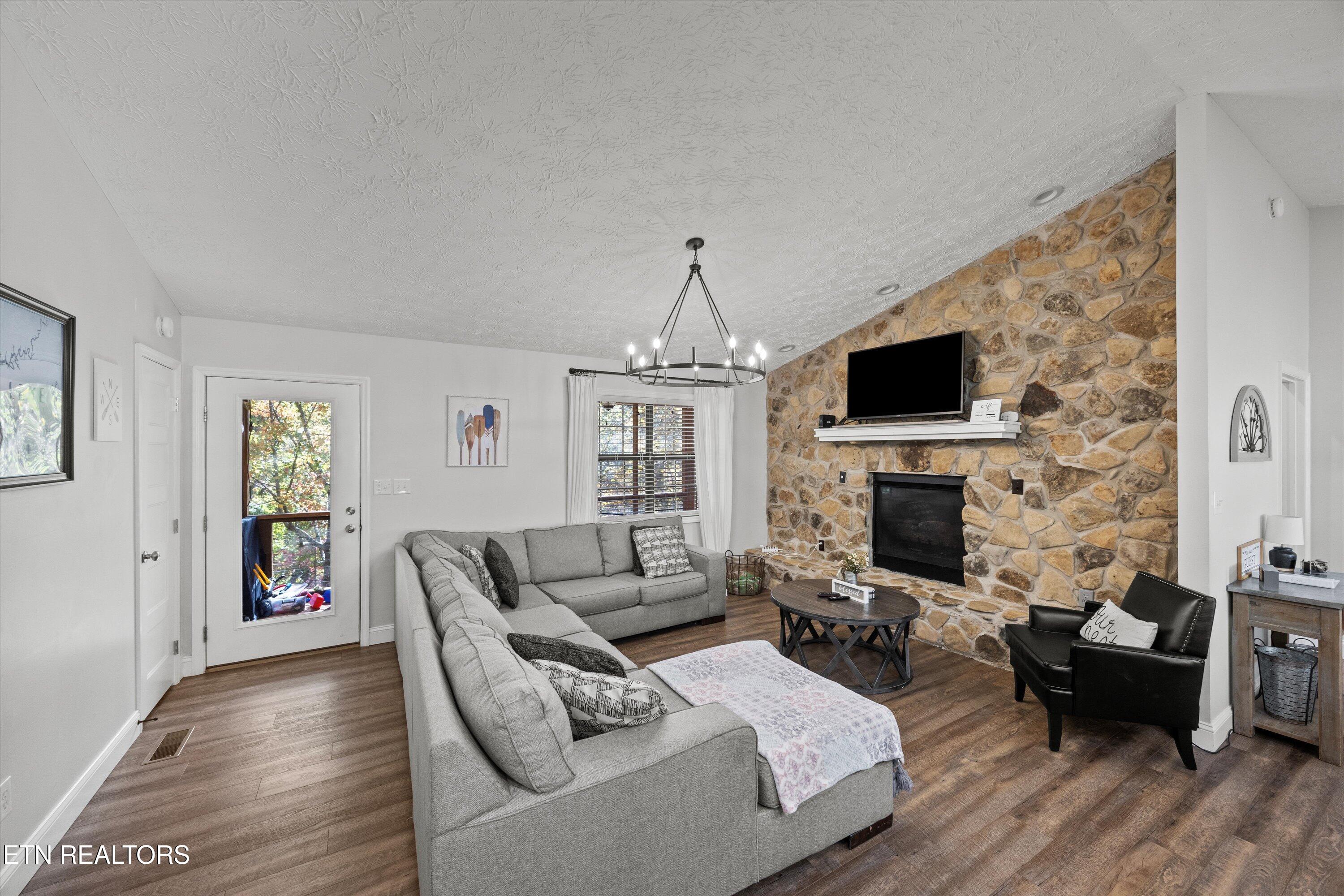 1305 Cove Pointe Rd, LaFollette