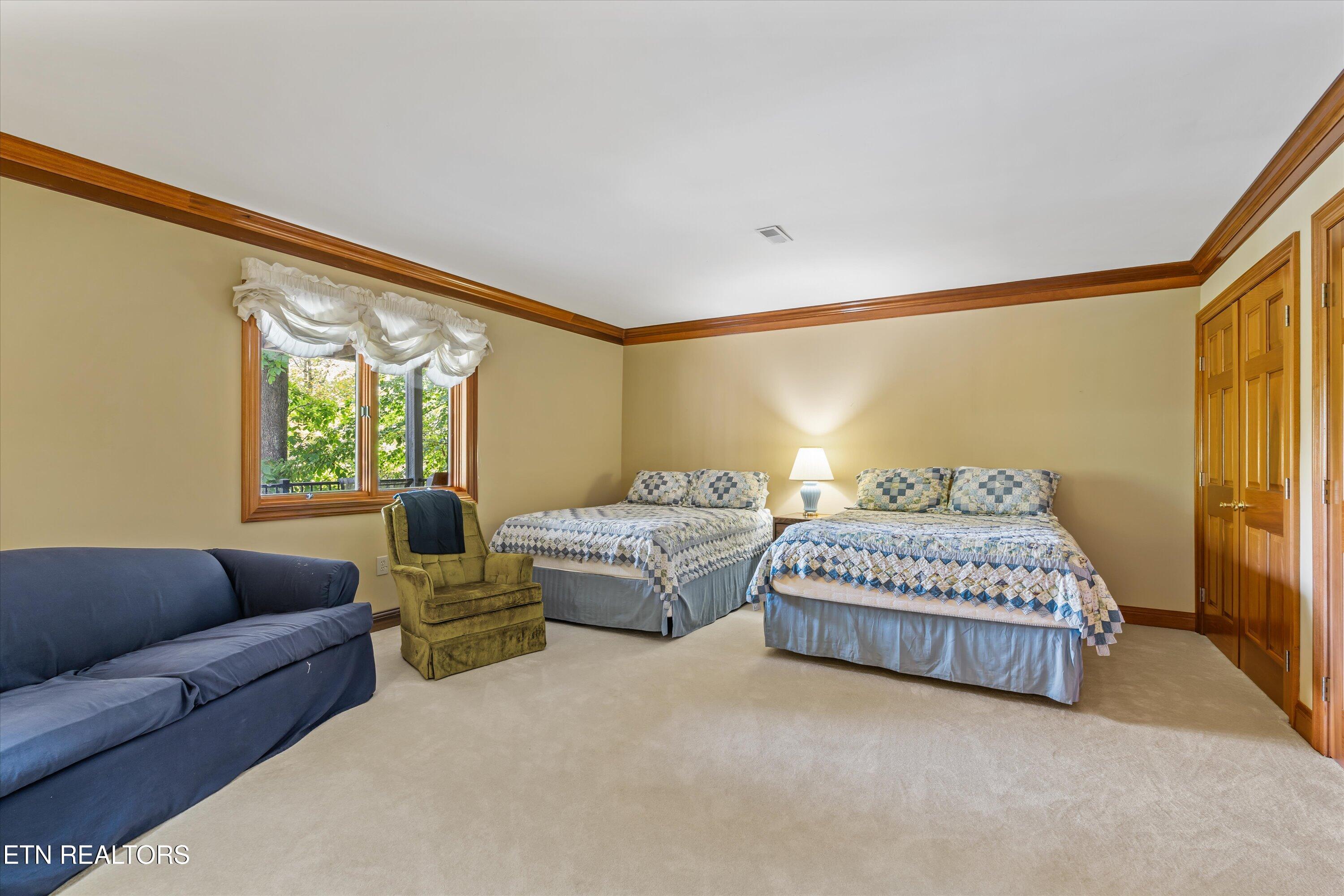 489 Fox Lake Lane, LaFollette