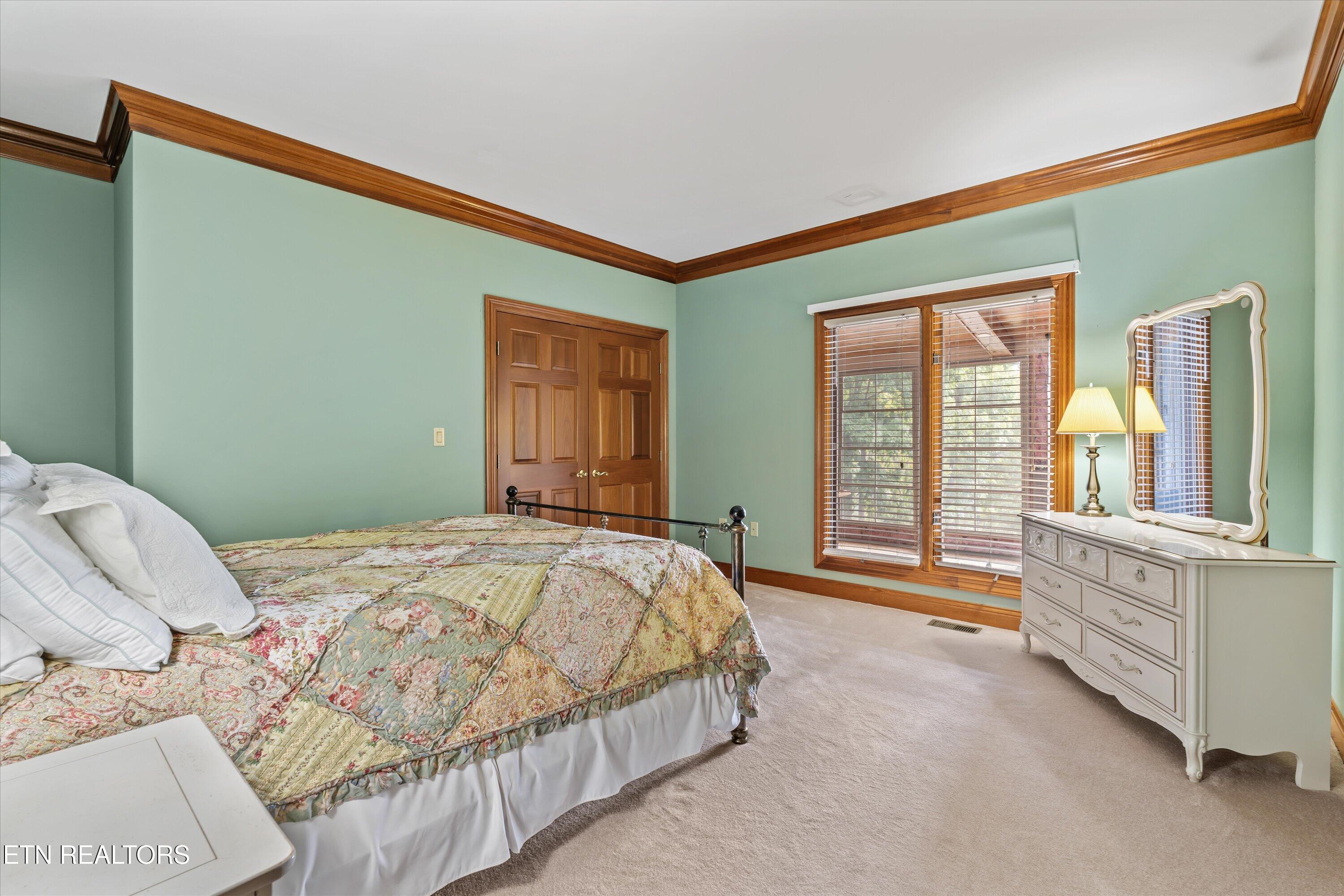 489 Fox Lake Lane, LaFollette