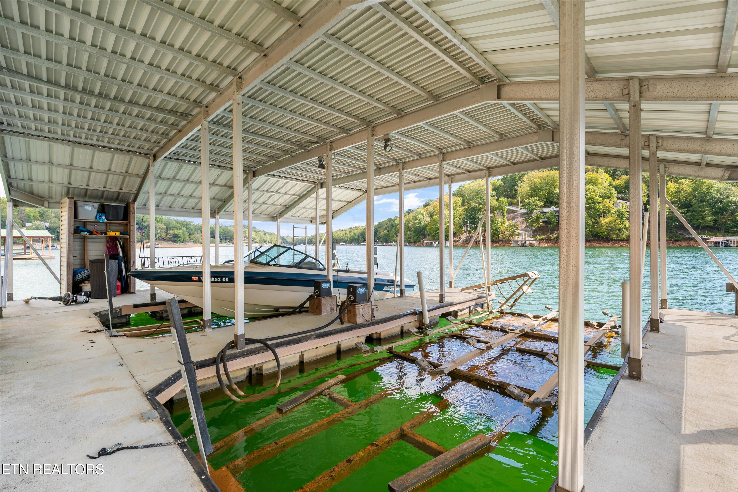 489 Fox Lake Lane, LaFollette