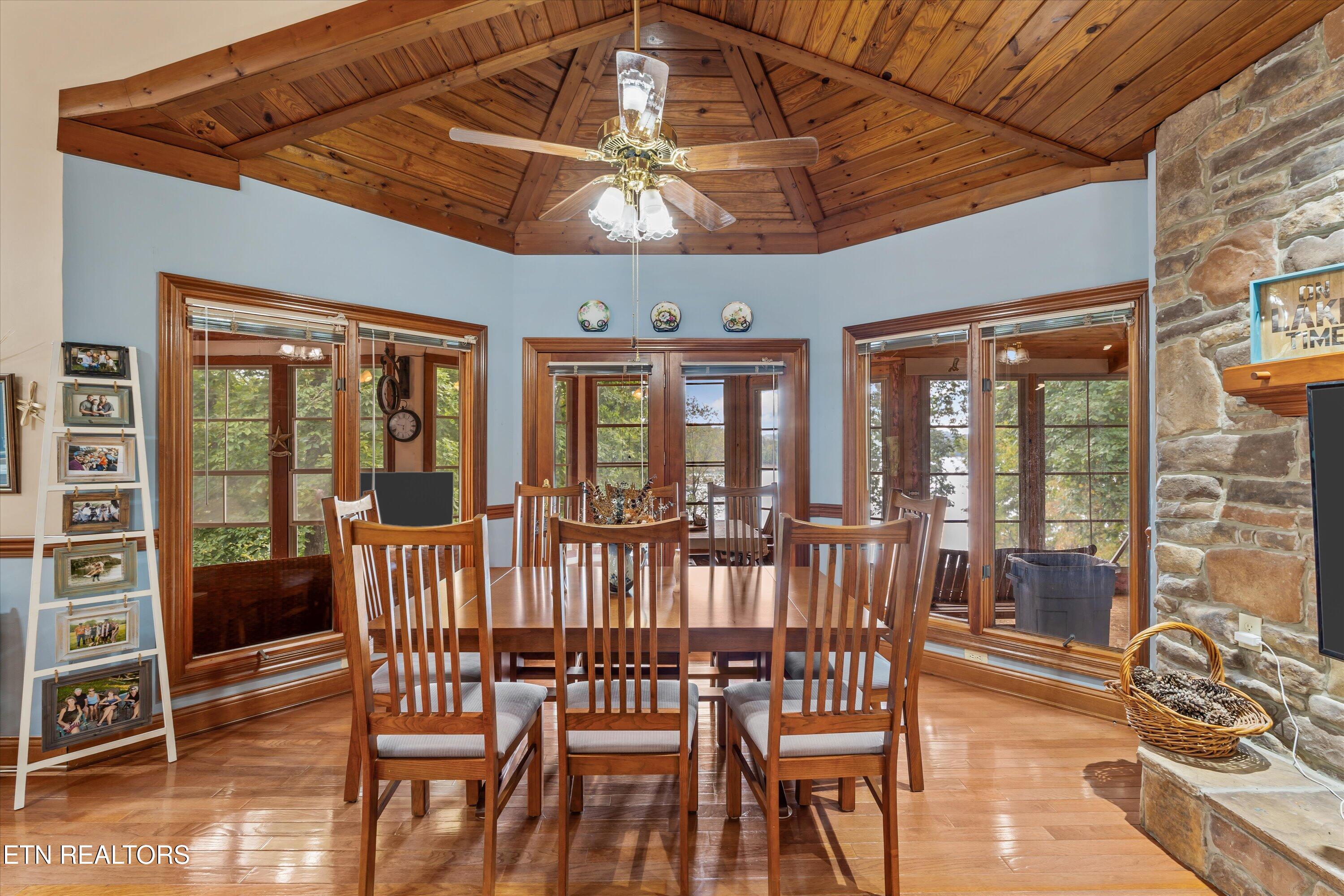 489 Fox Lake Lane, LaFollette