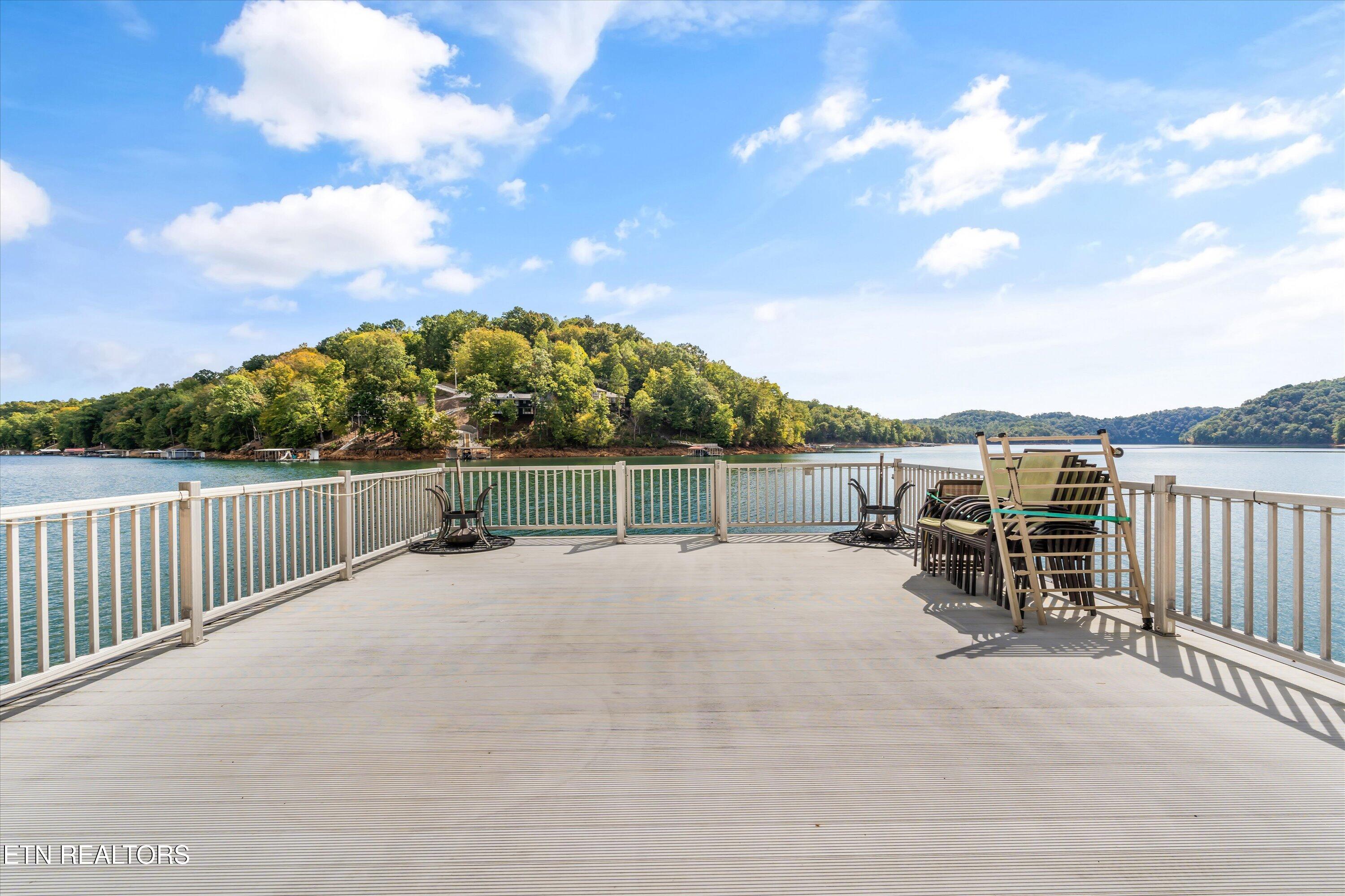 489 Fox Lake Lane, LaFollette