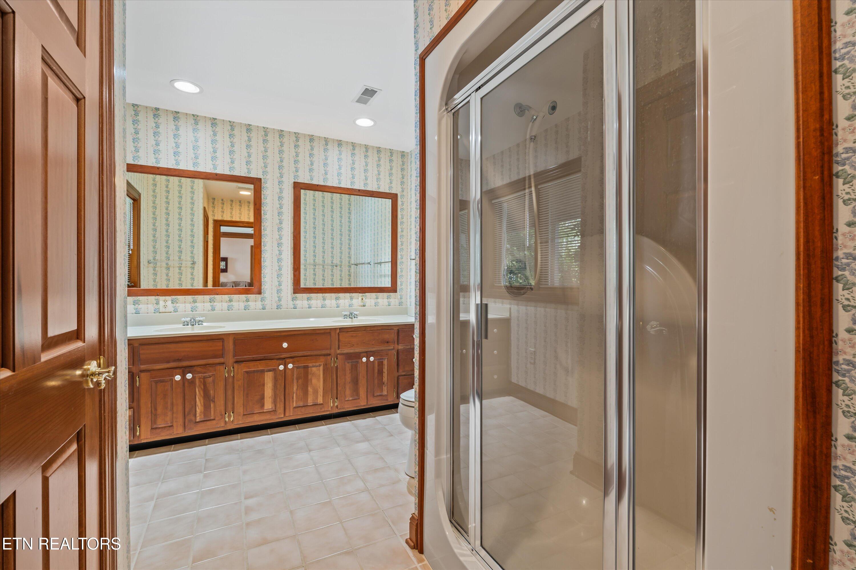 489 Fox Lake Lane, LaFollette