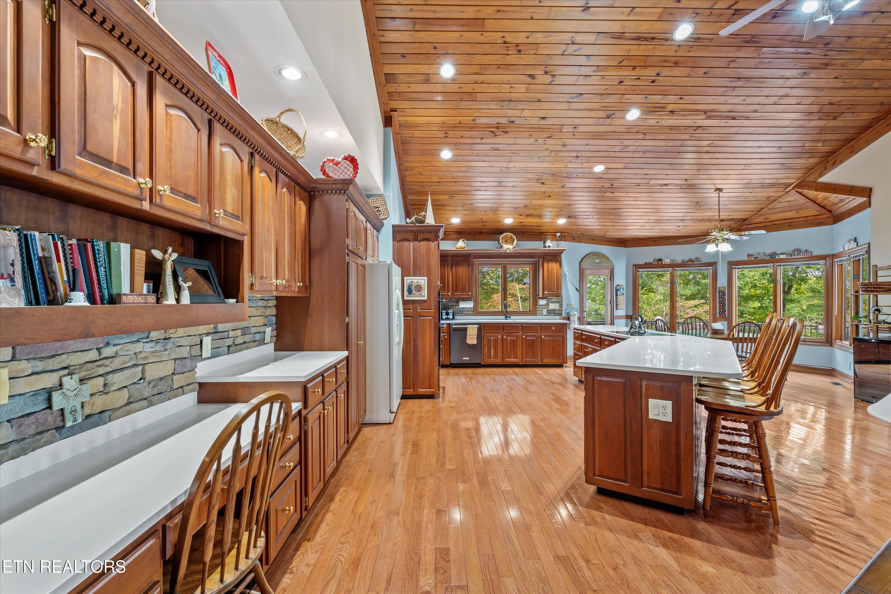 489 Fox Lake Lane, LaFollette