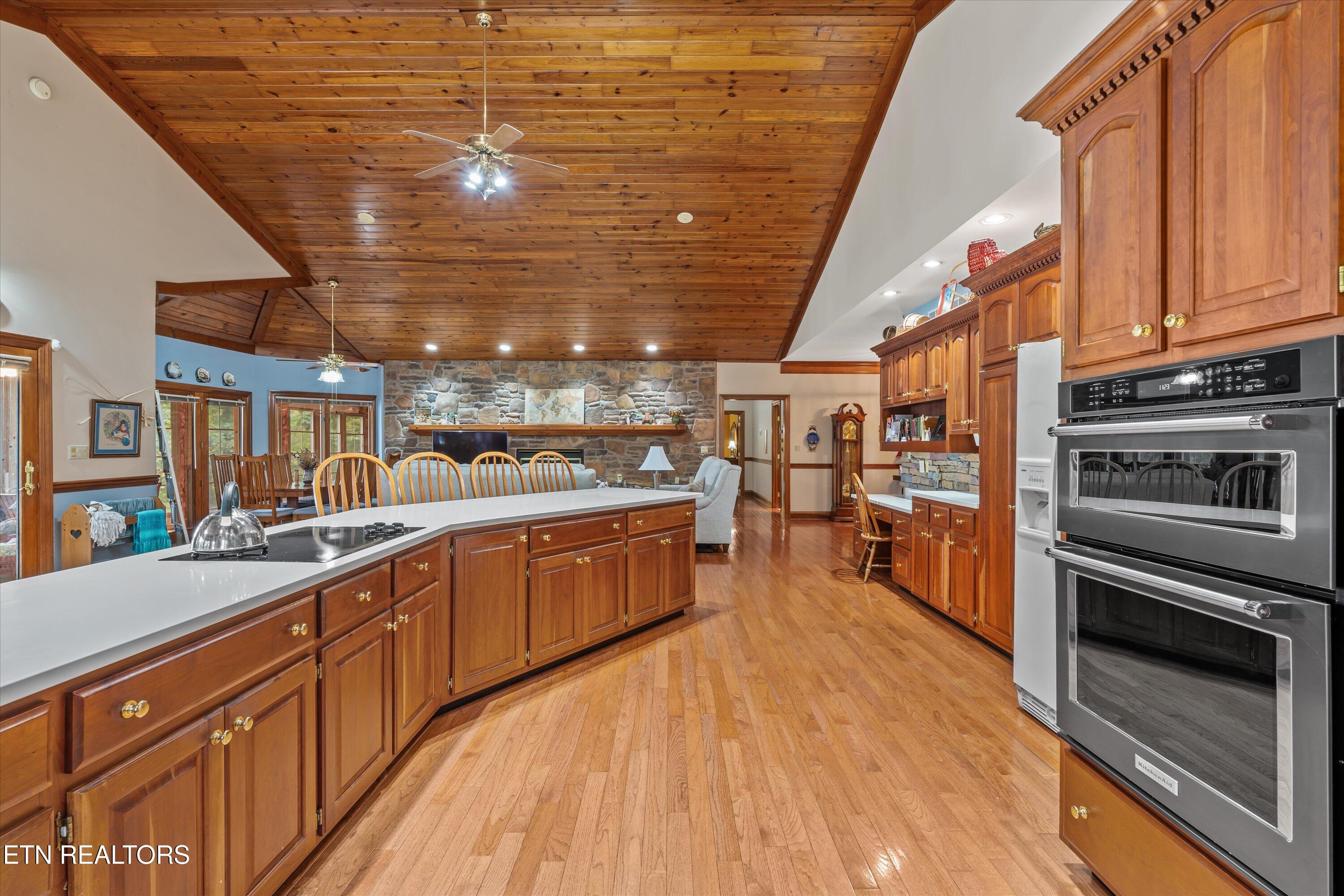 489 Fox Lake Lane, LaFollette