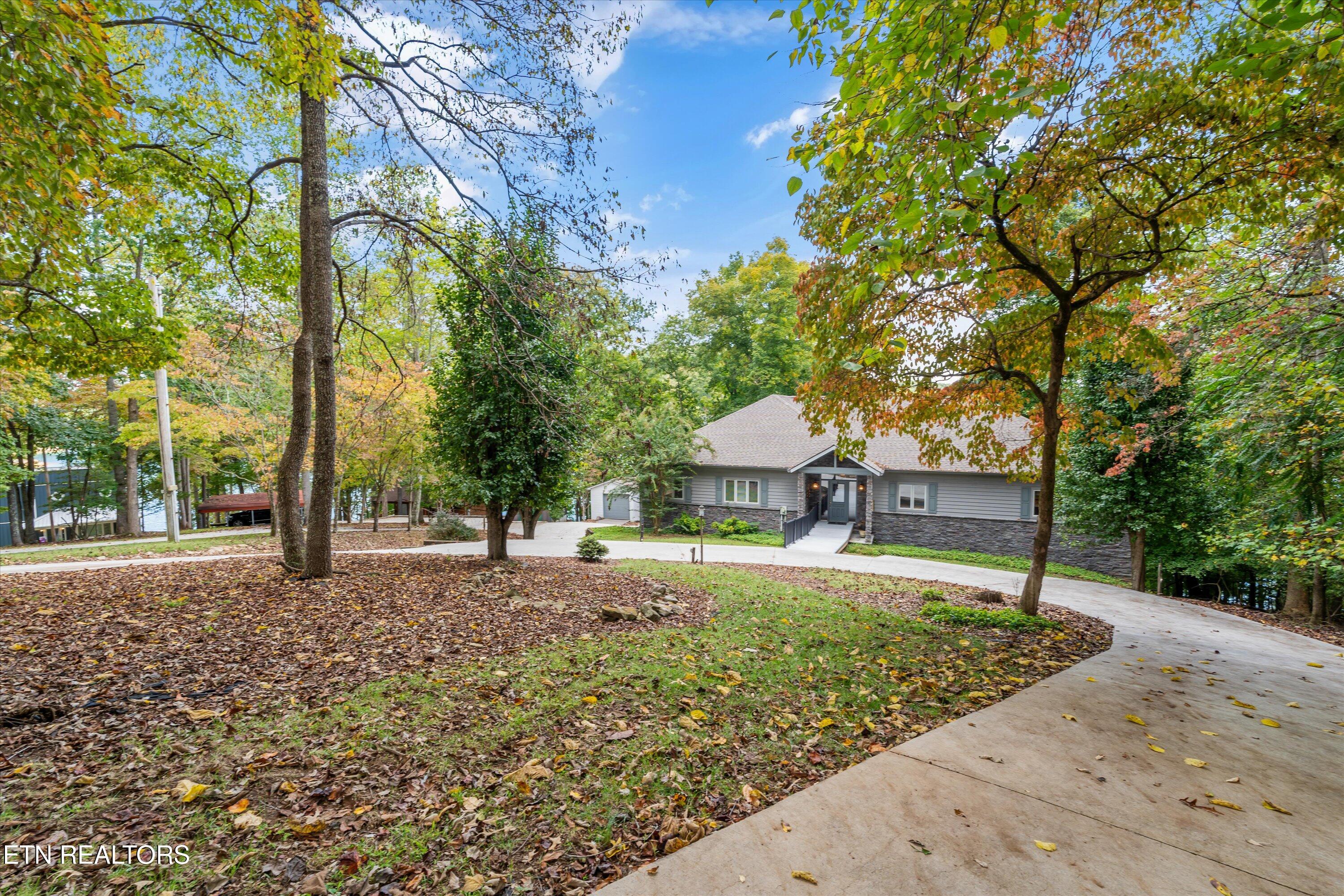 489 Fox Lake Lane, LaFollette