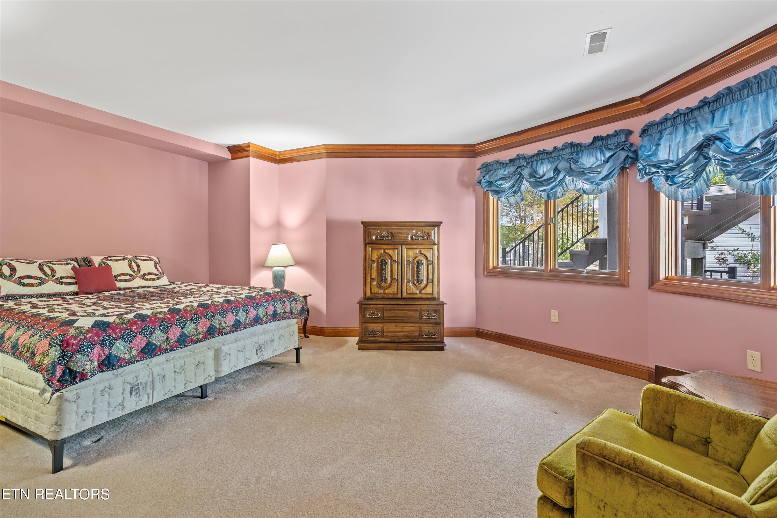 489 Fox Lake Lane, LaFollette