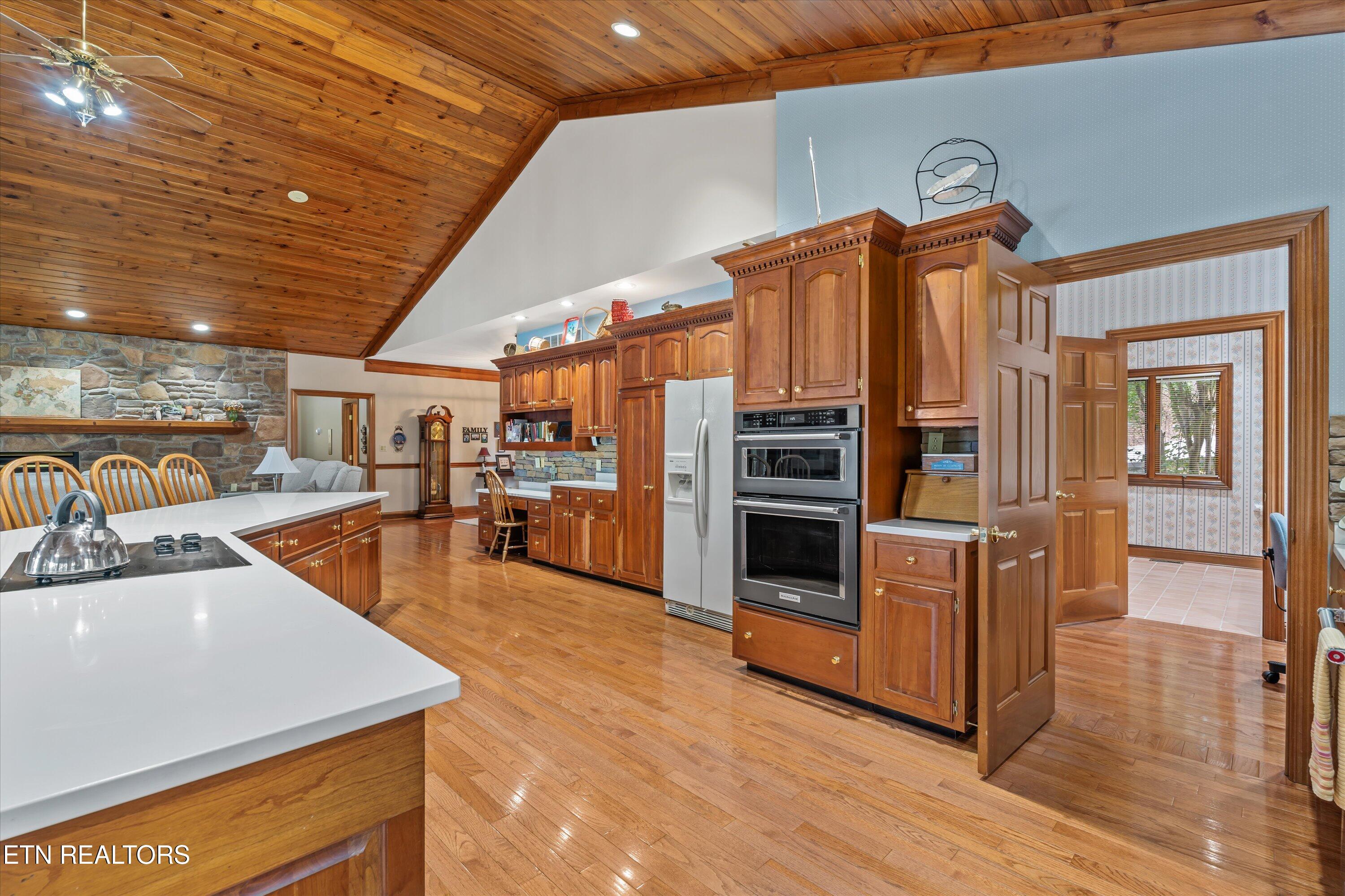 489 Fox Lake Lane, LaFollette