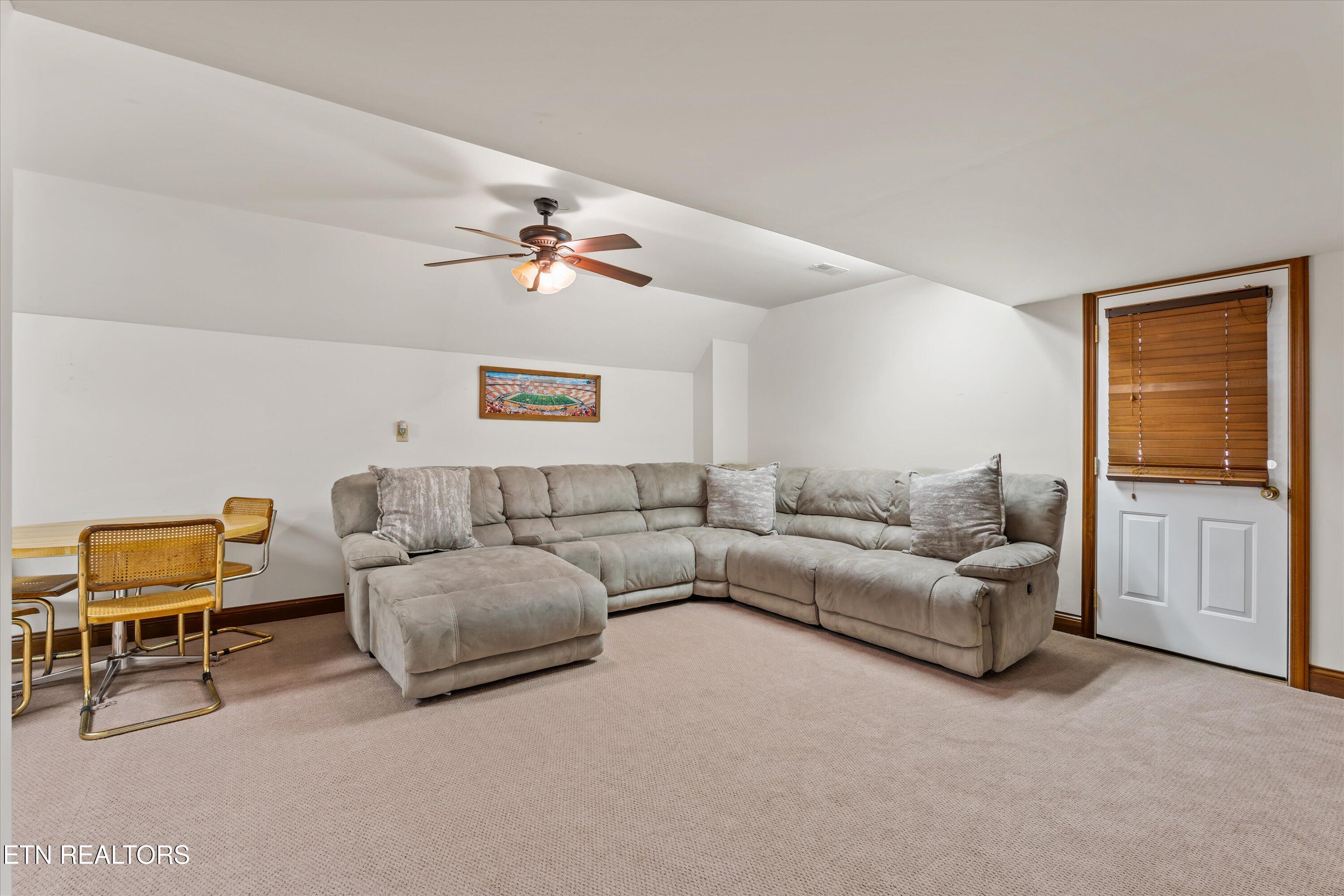 489 Fox Lake Lane, LaFollette