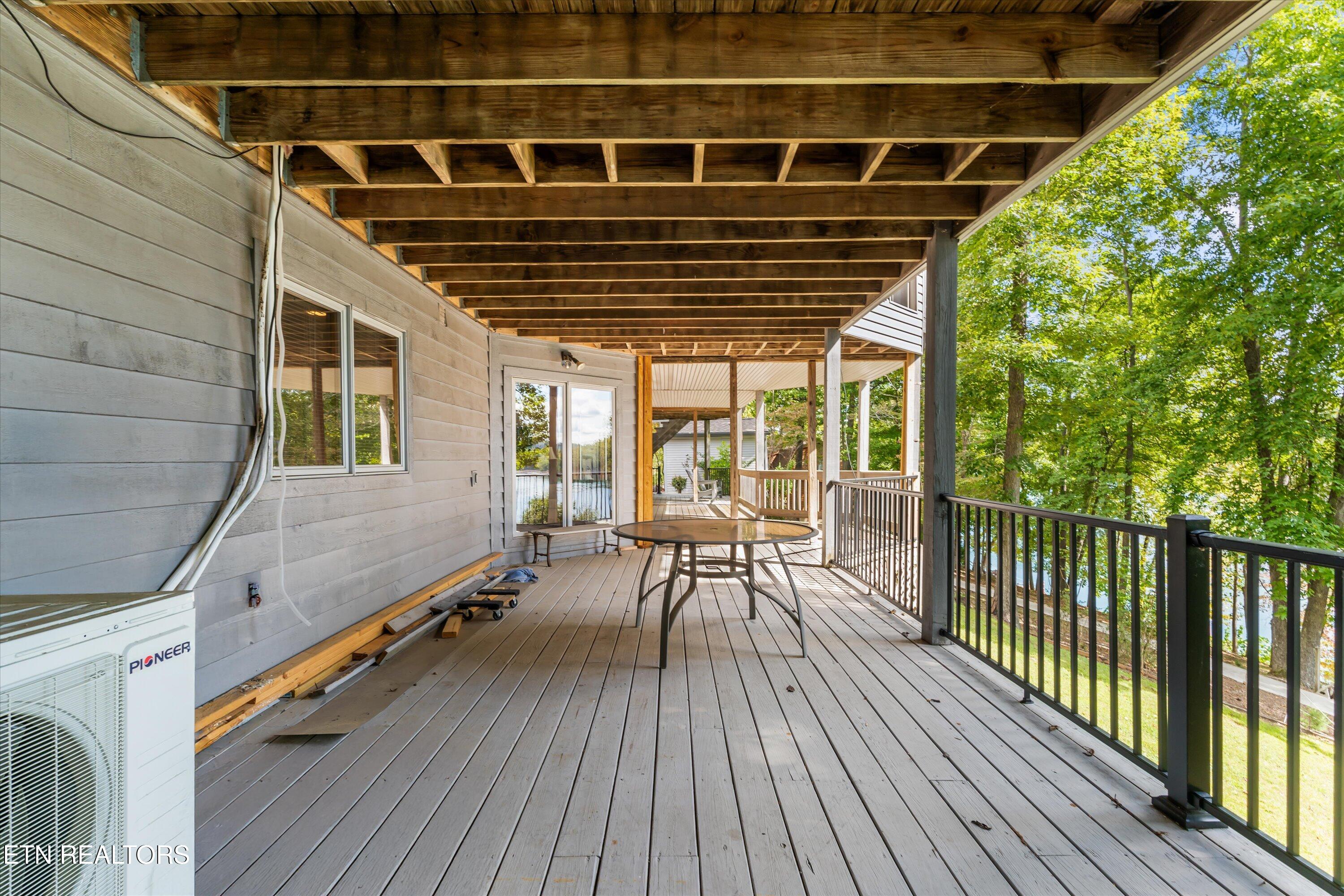 489 Fox Lake Lane, LaFollette