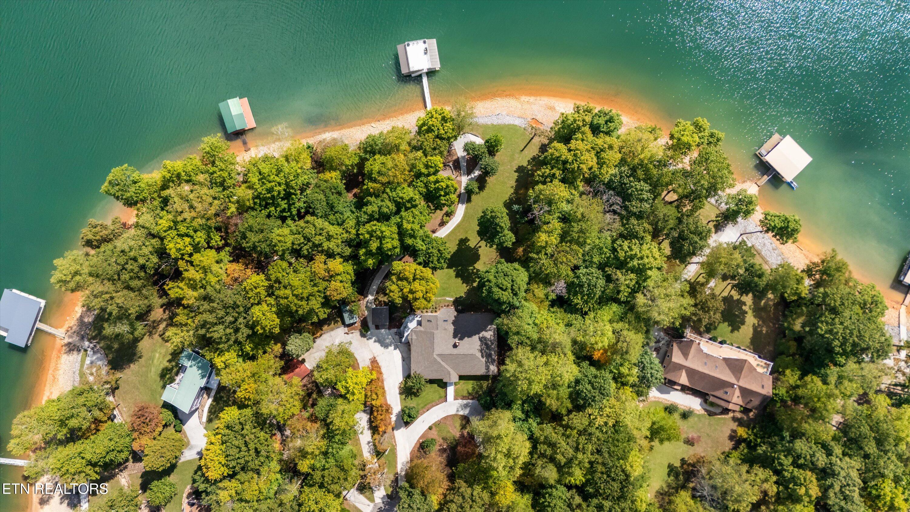 489 Fox Lake Lane, LaFollette