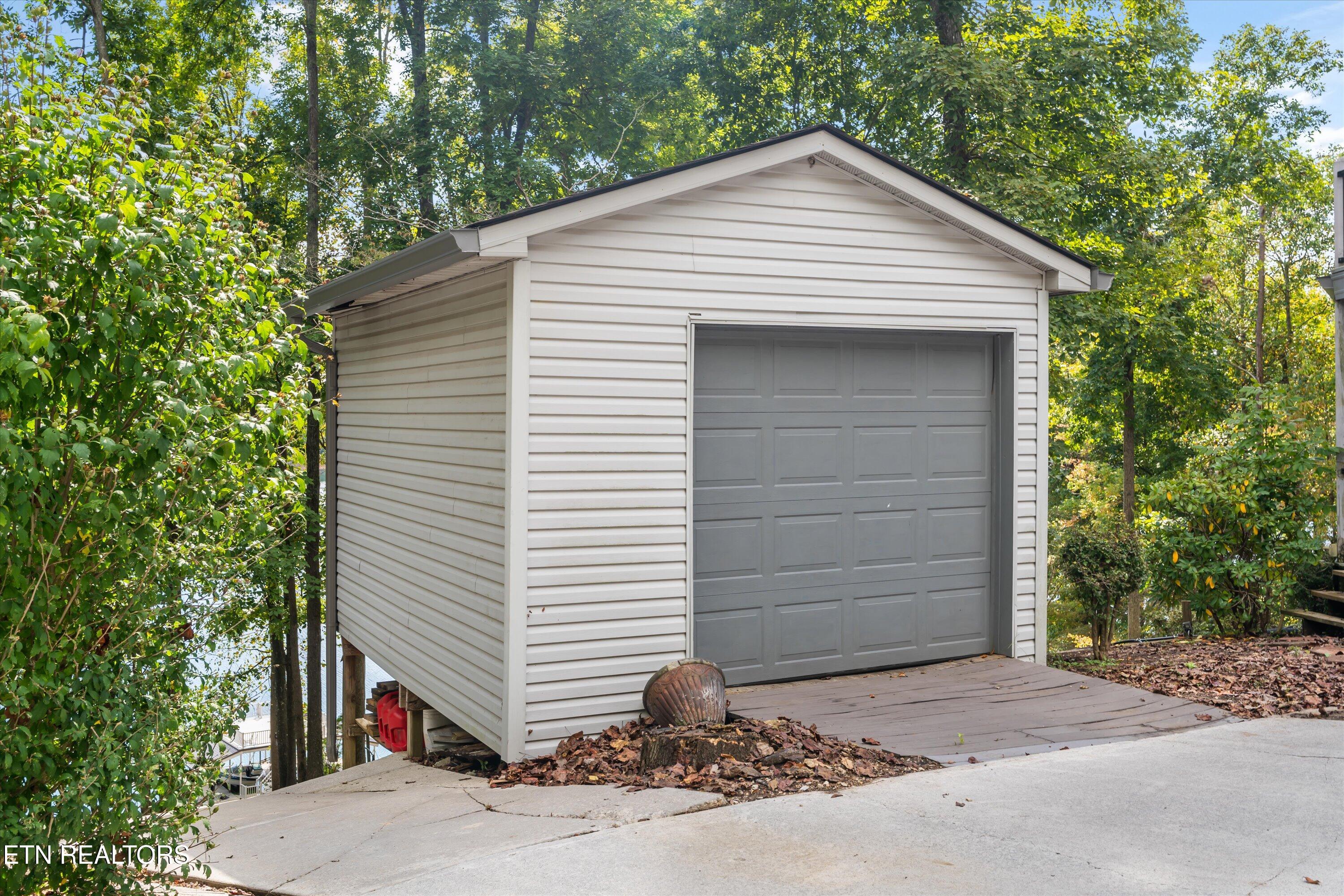 489 Fox Lake Lane, LaFollette