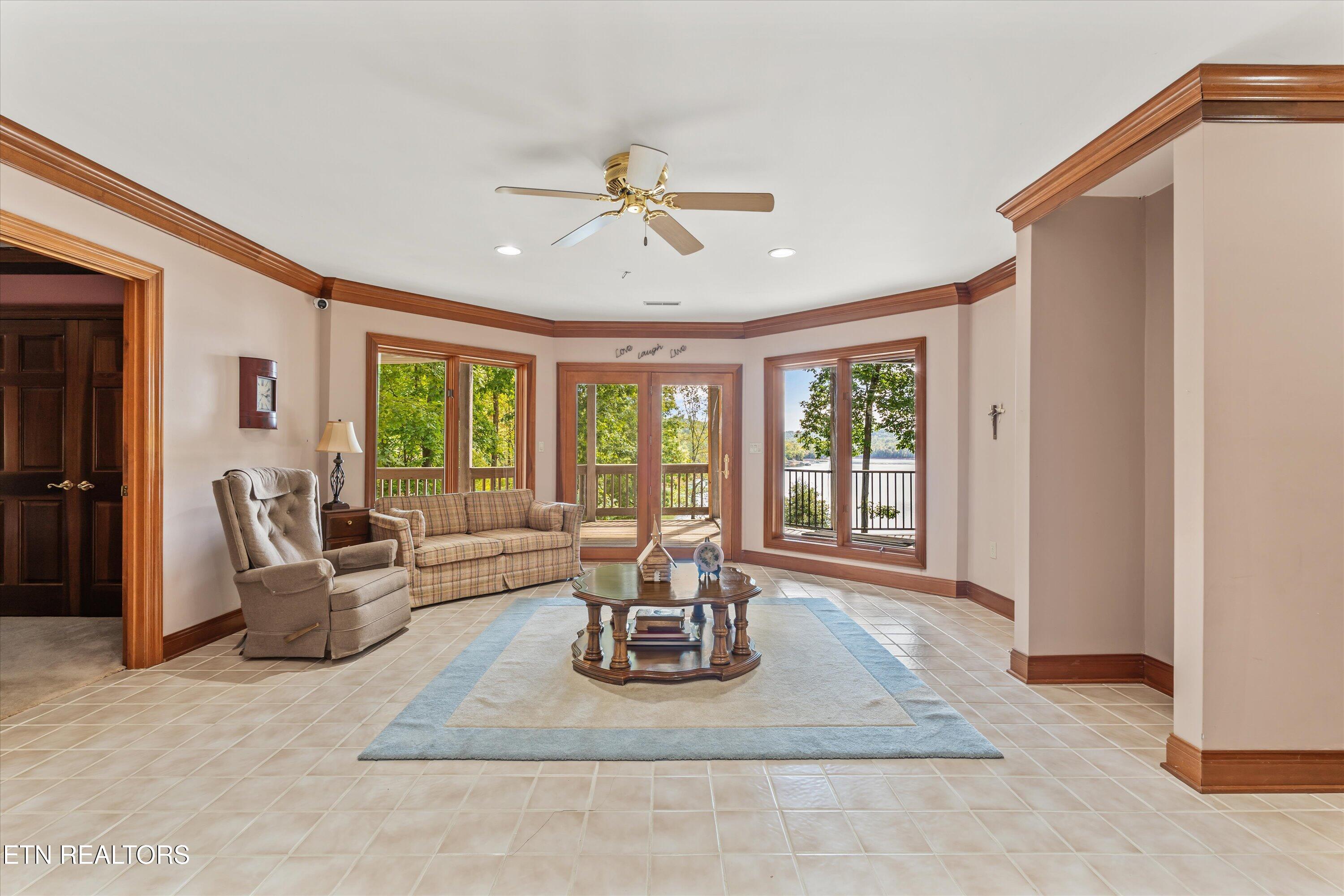 489 Fox Lake Lane, LaFollette