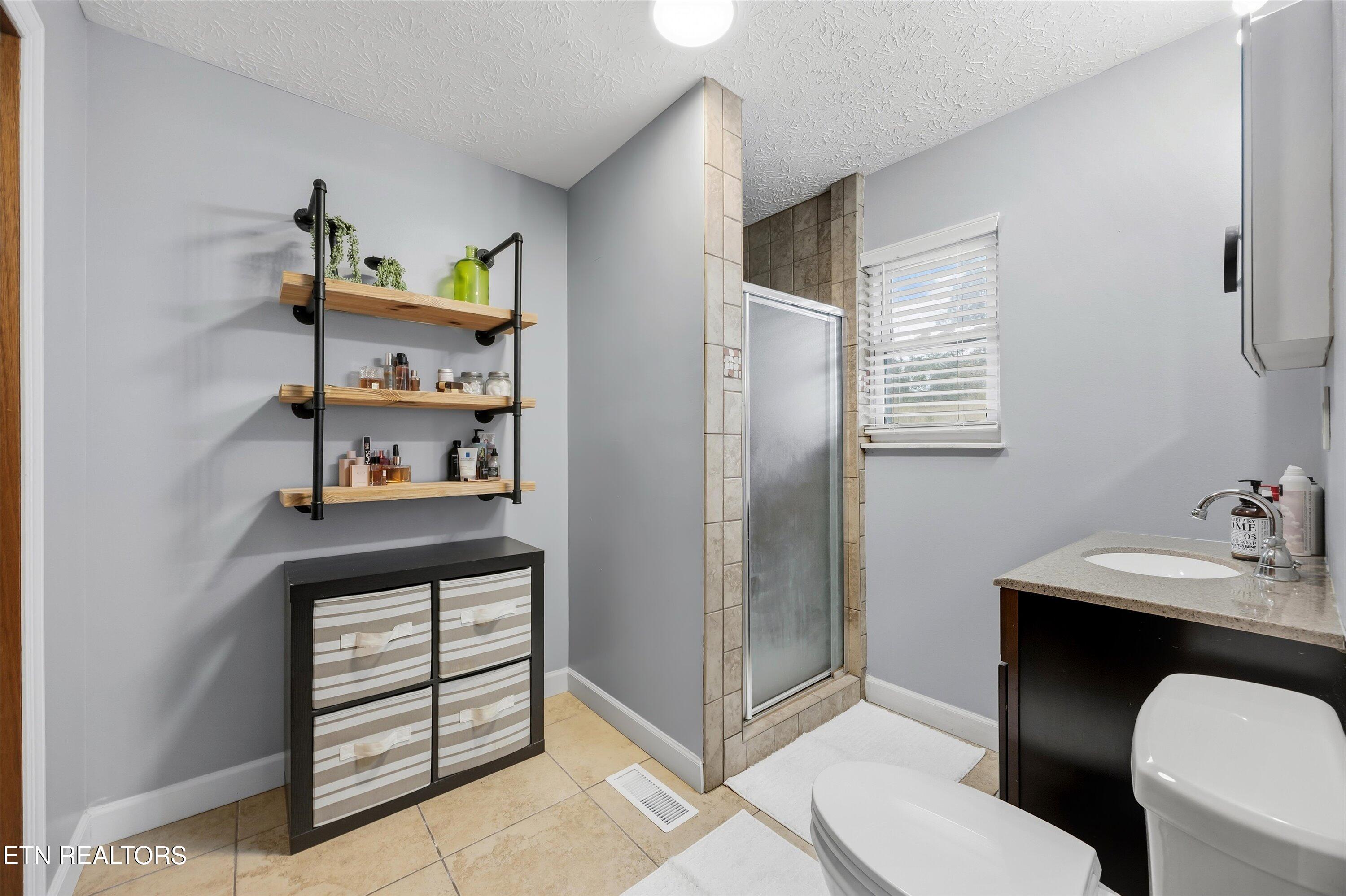 288 Forks Grove Rd, LaFollette