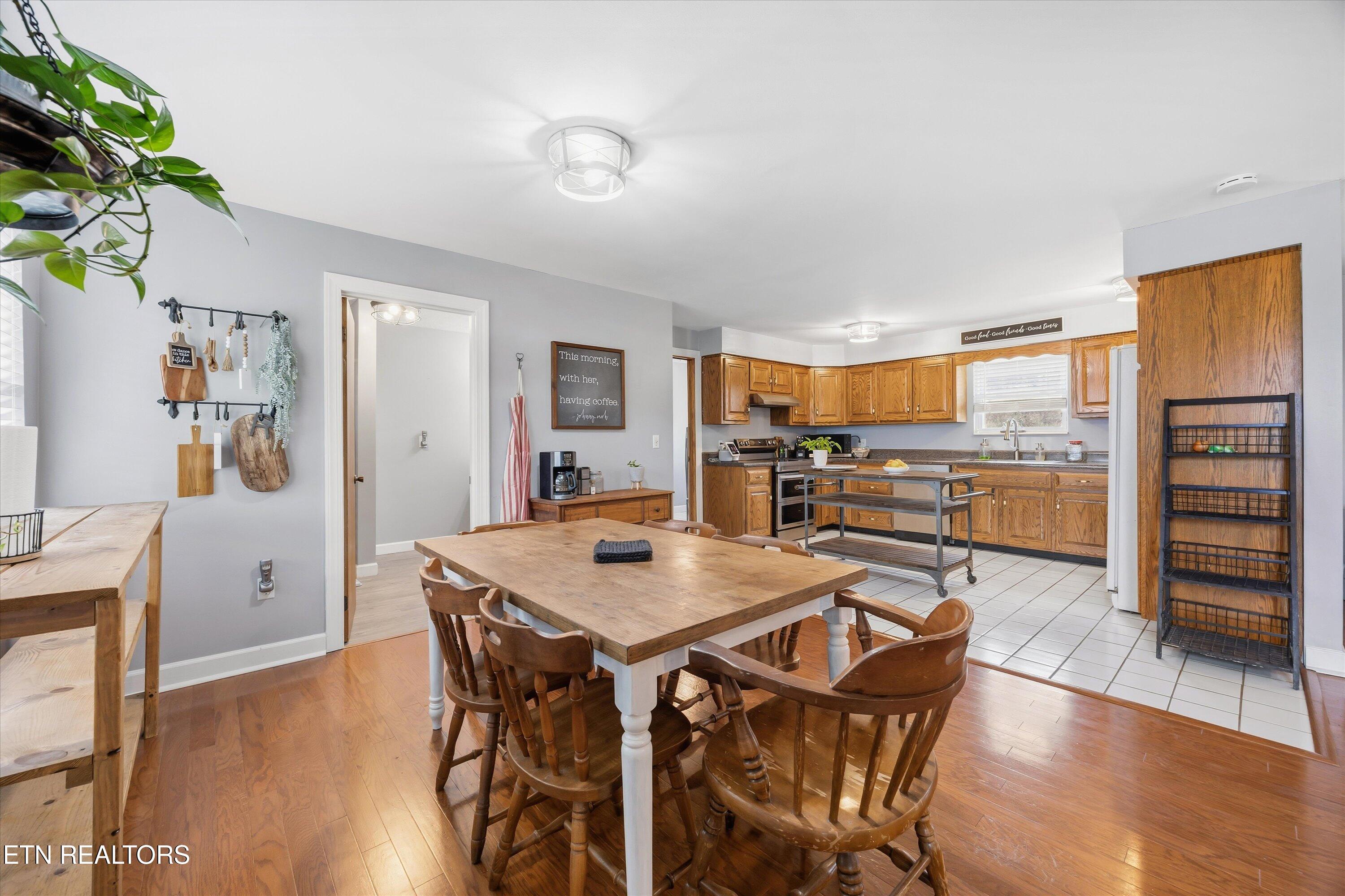 288 Forks Grove Rd, LaFollette