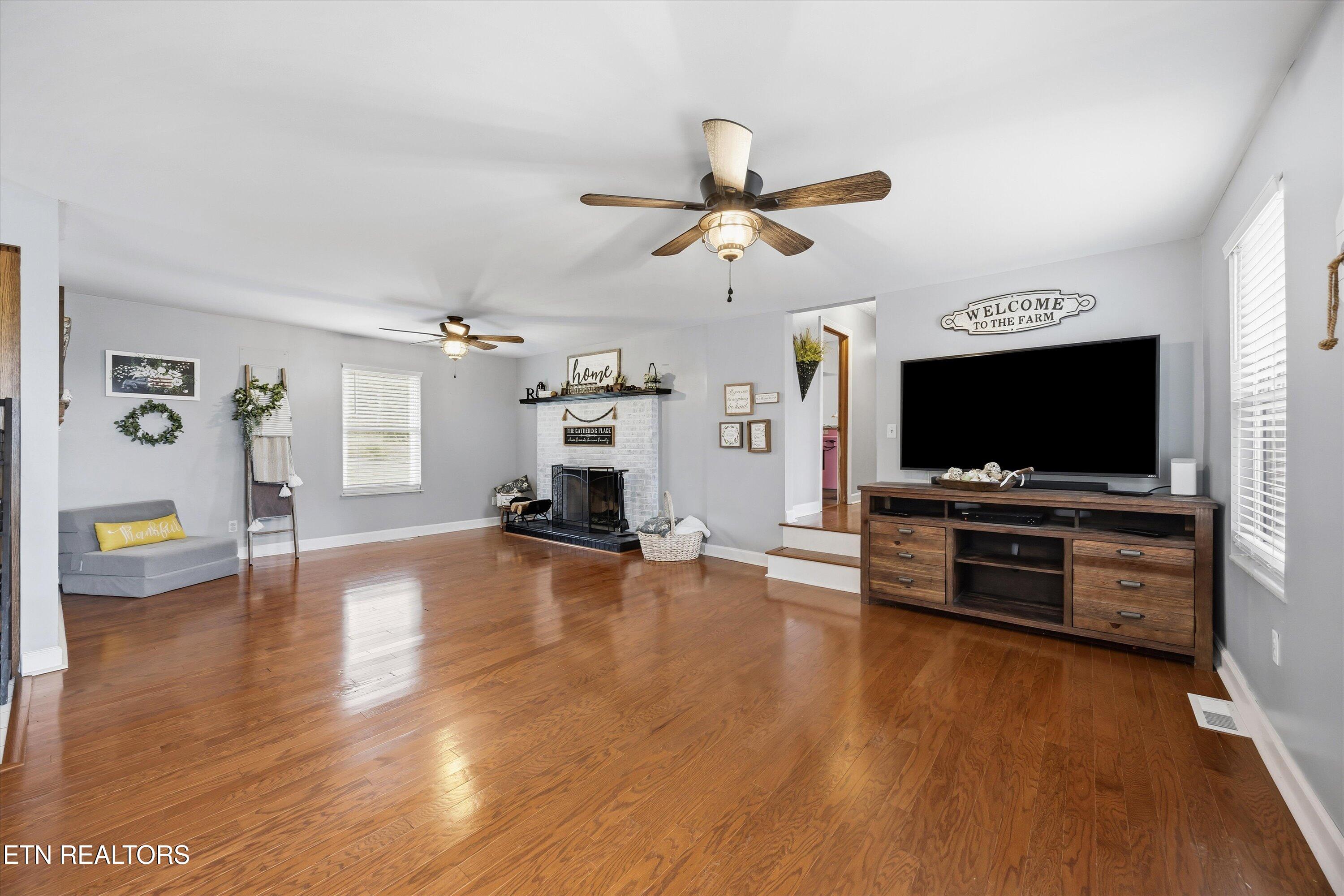 288 Forks Grove Rd, LaFollette