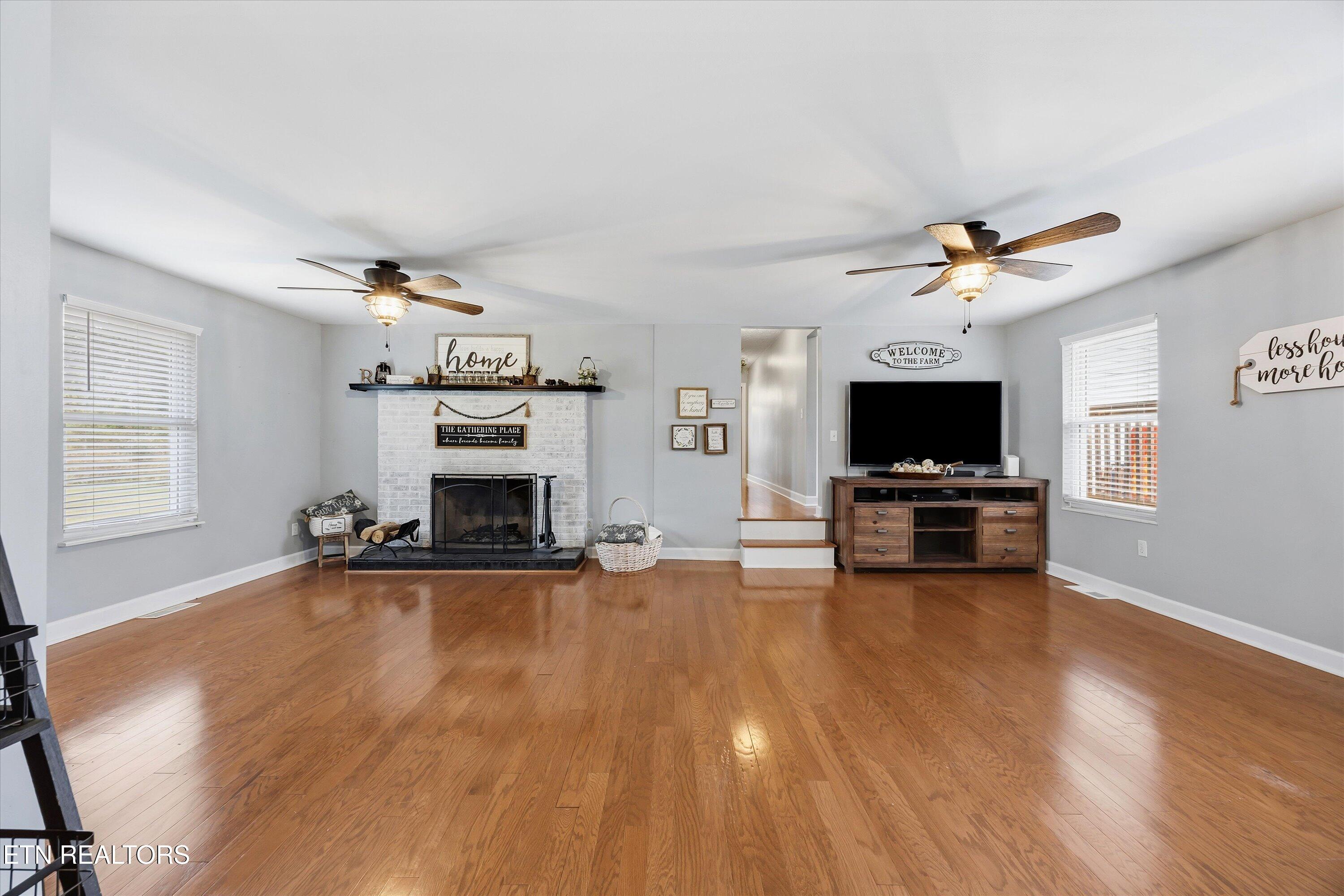 288 Forks Grove Rd, LaFollette