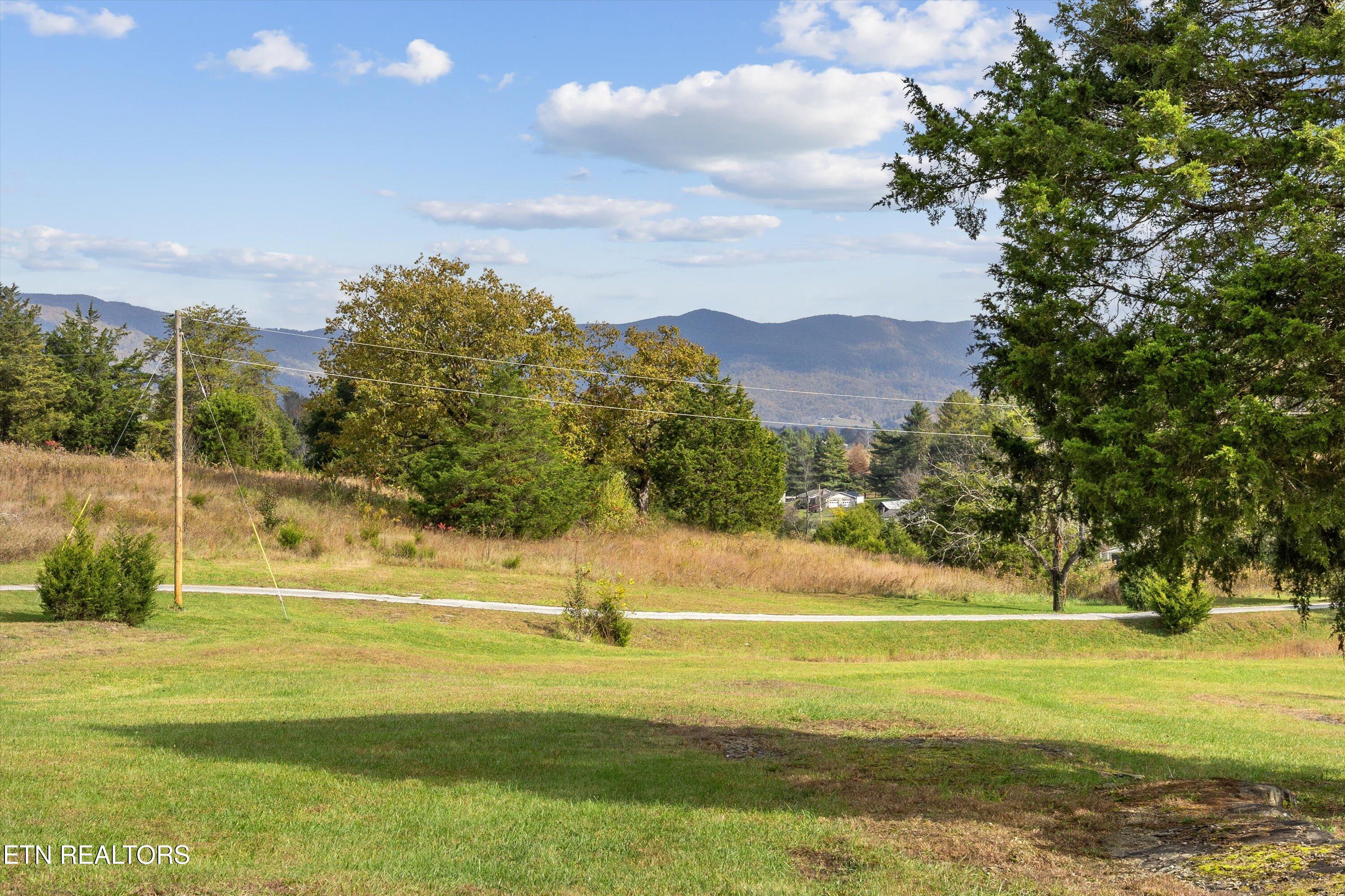 288 Forks Grove Rd, LaFollette