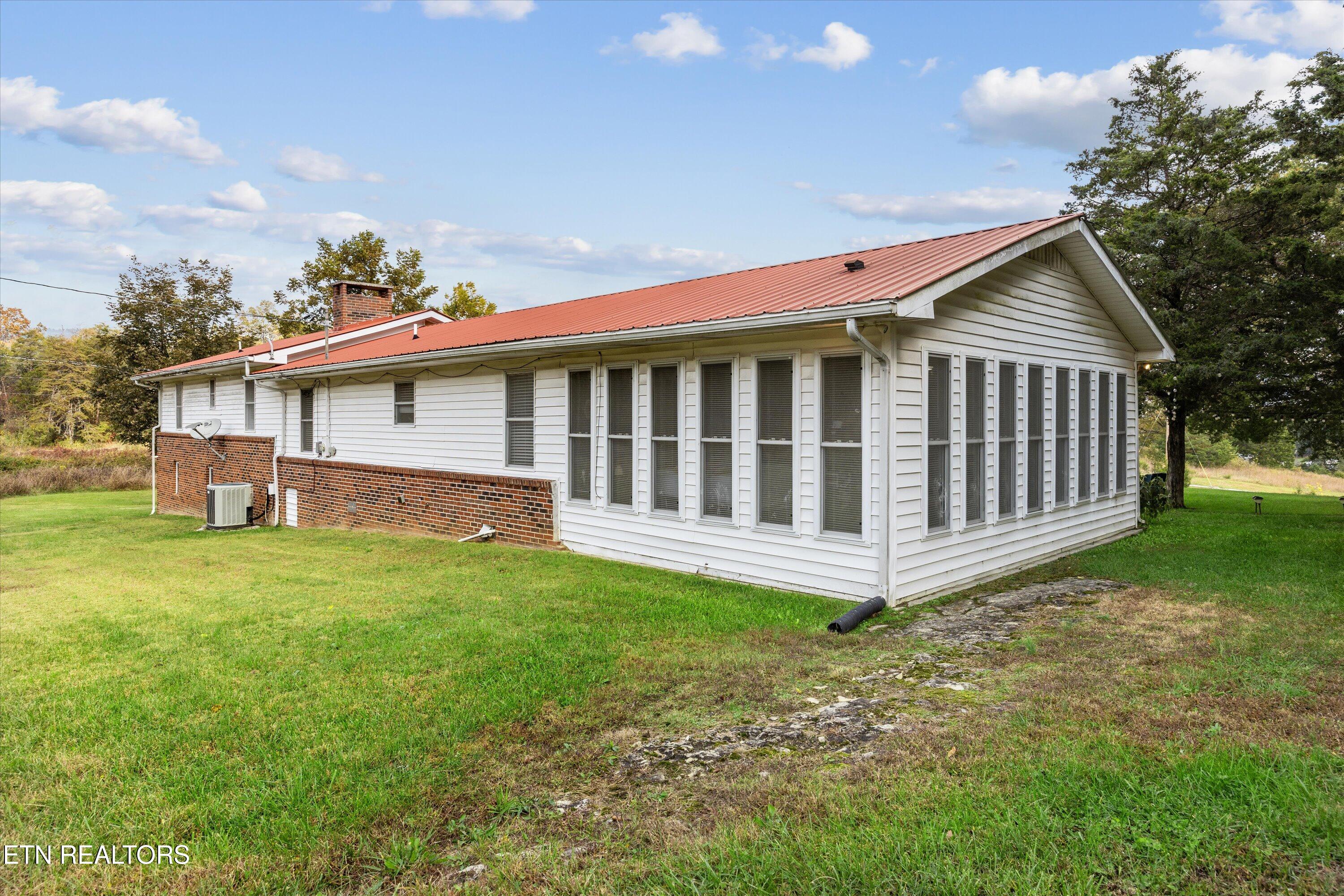 288 Forks Grove Rd, LaFollette