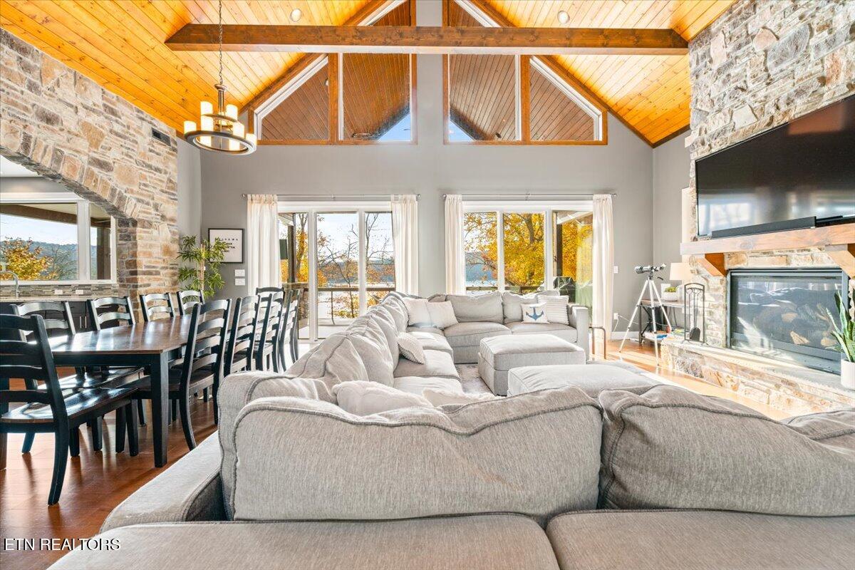 493 Bankwood Lane, LaFollette