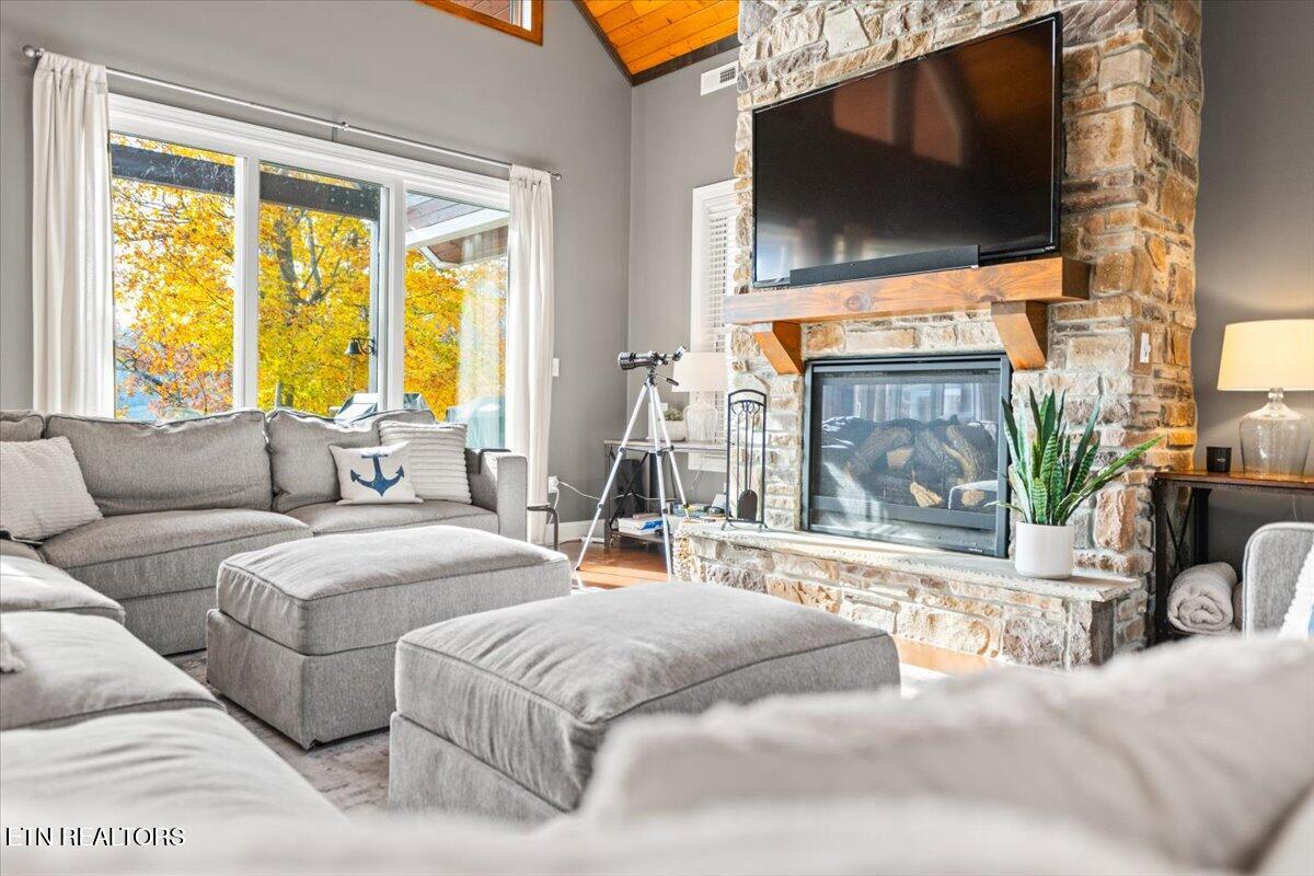 493 Bankwood Lane, LaFollette