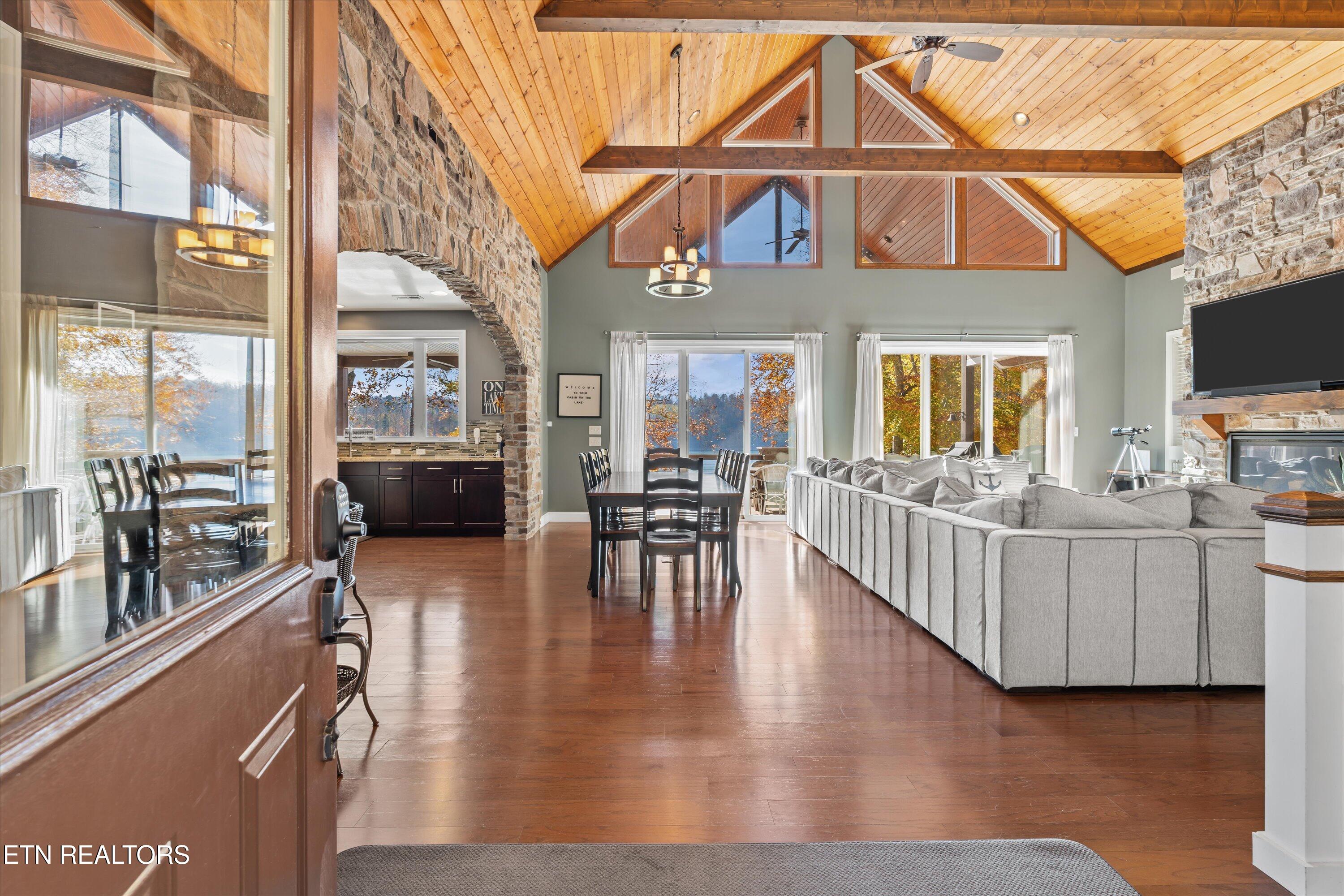 493 Bankwood Lane, LaFollette