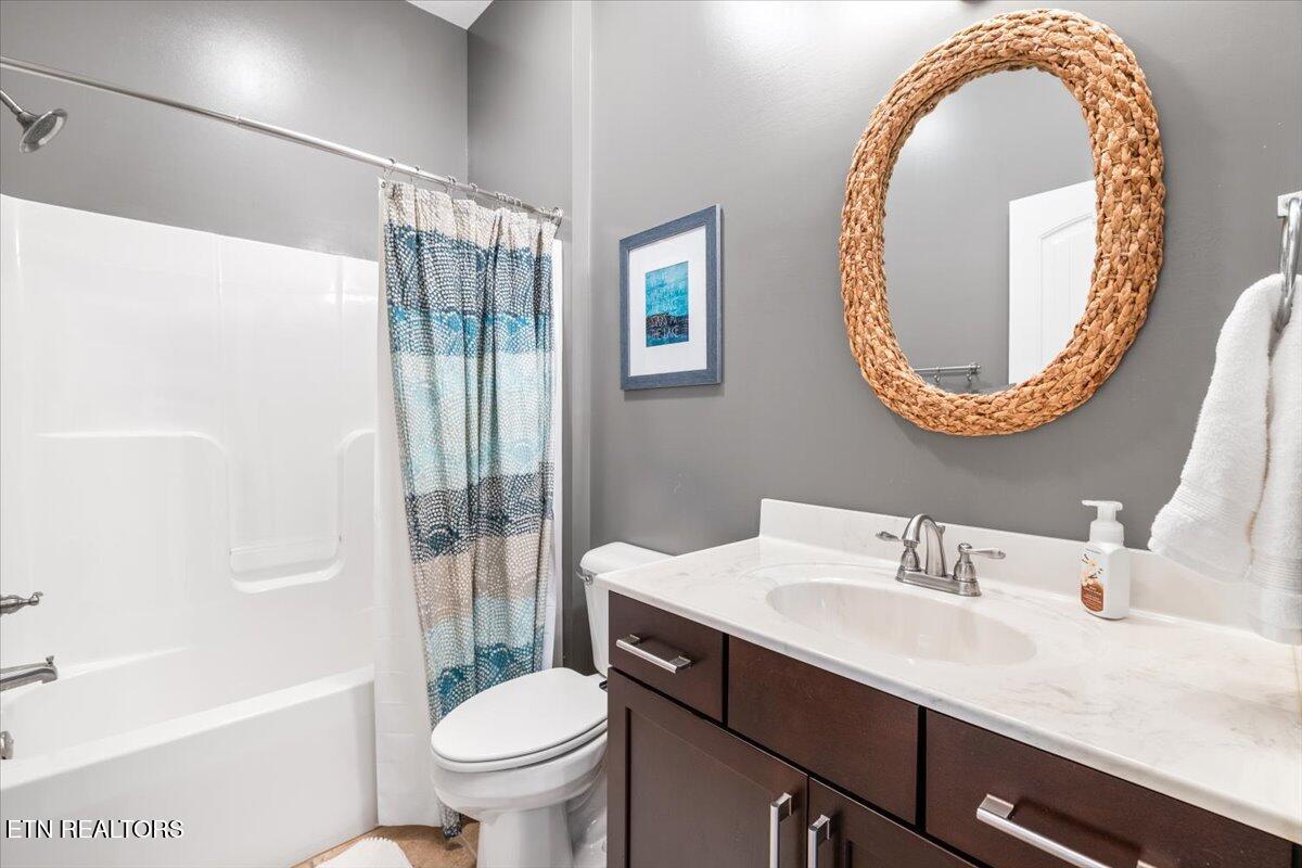 493 Bankwood Lane, LaFollette