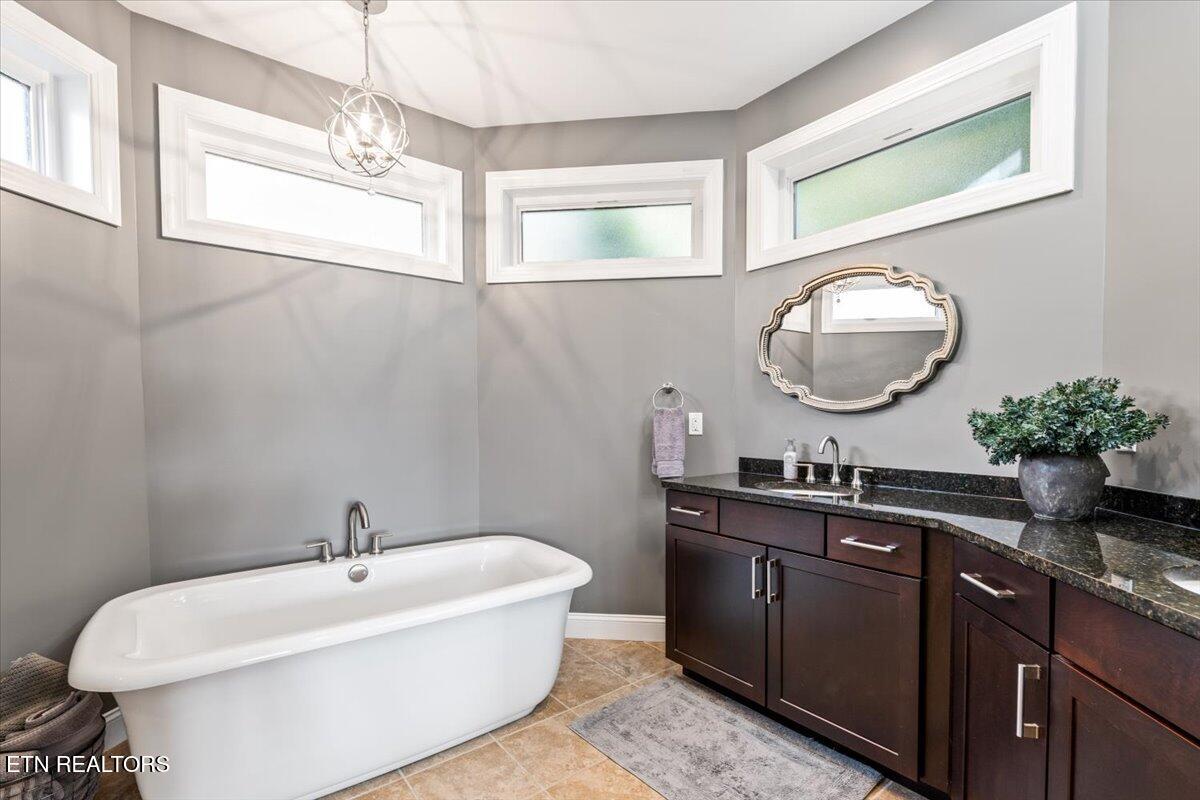 493 Bankwood Lane, LaFollette