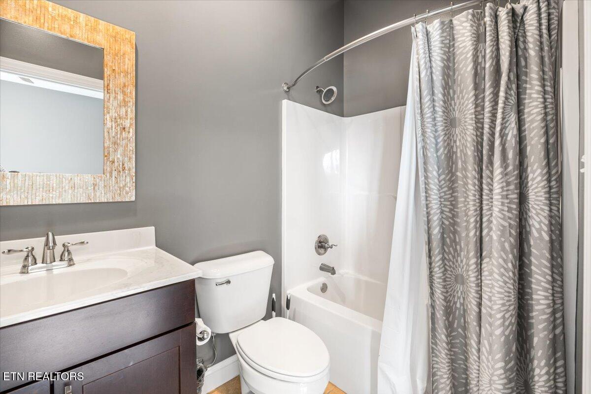 493 Bankwood Lane, LaFollette