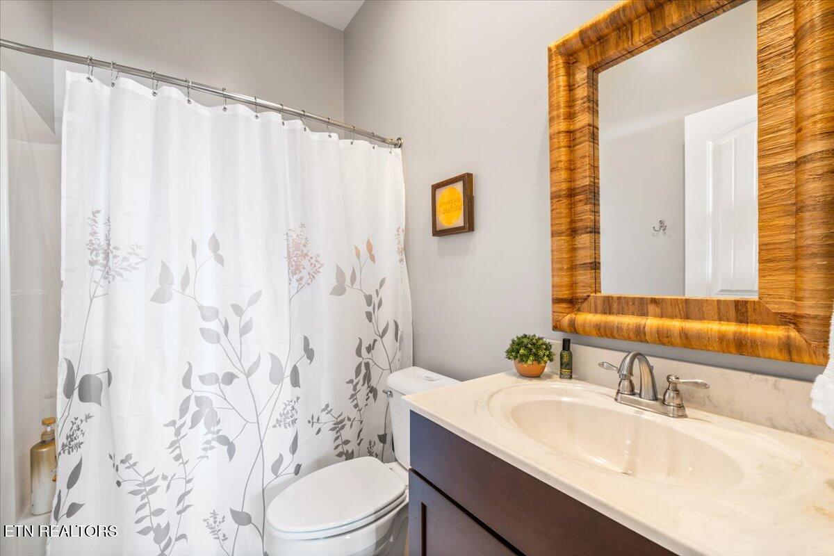 493 Bankwood Lane, LaFollette