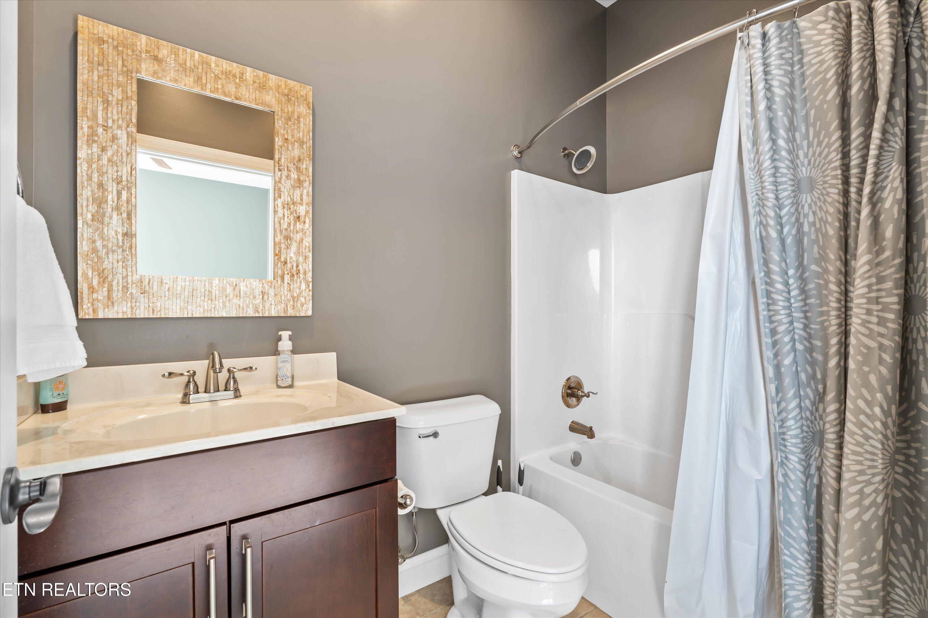 493 Bankwood Lane, LaFollette