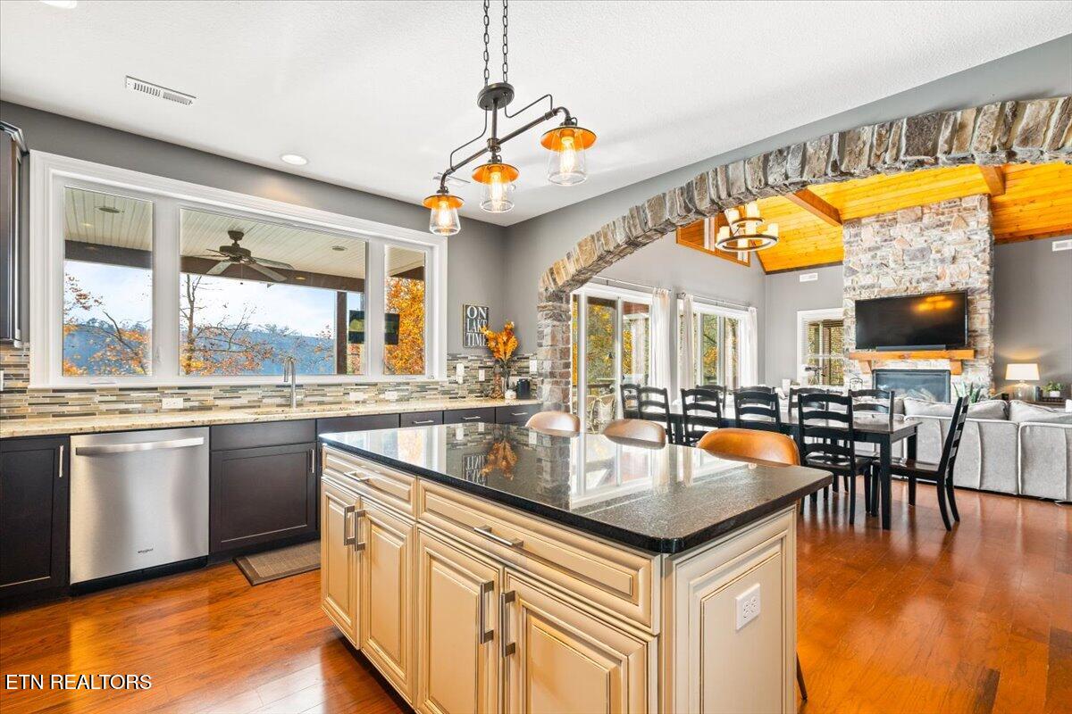 493 Bankwood Lane, LaFollette